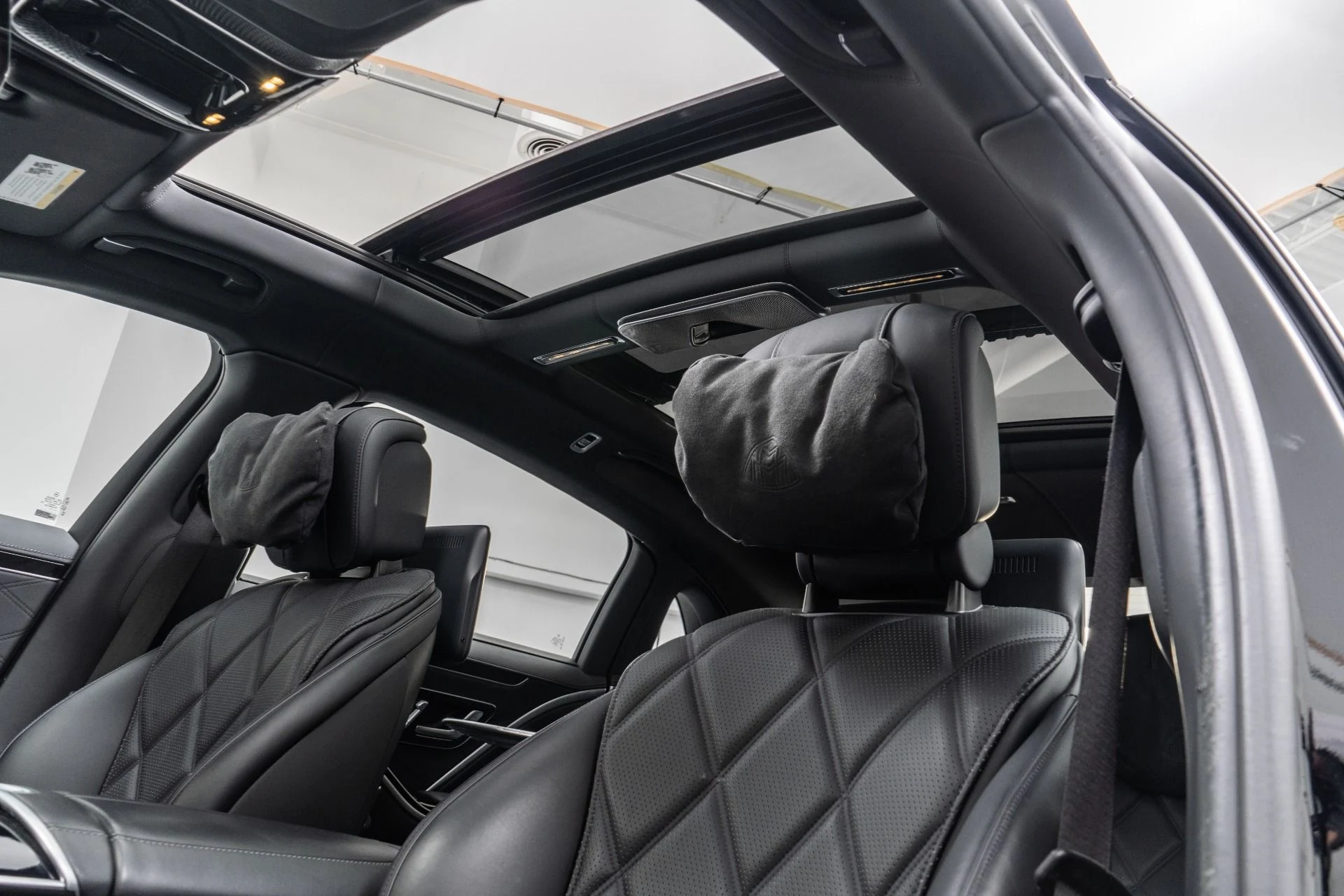 mph017_3575223879_Used_2022_Mercedes_Benz_Mercedes_Maybach_S_680_Executive_Rear_Seat_Package_V12_Power_Immense_Room_1774031494_a5b4739f74