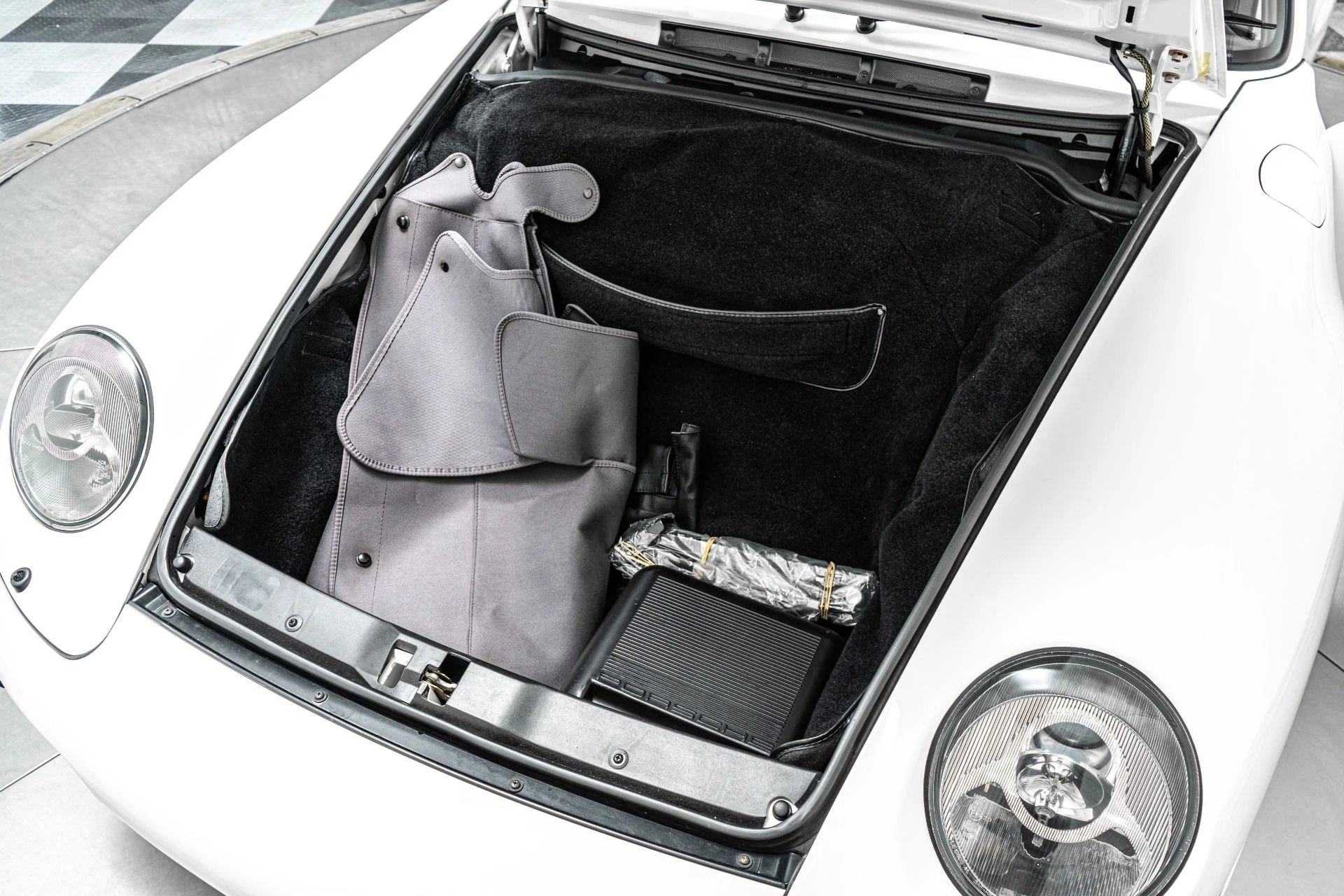 mph017_3576972337_Used_1995_Porsche_911_Carrera_1788212856_9c8072c34f