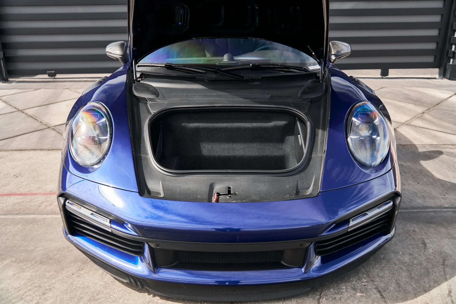 mph017_3577436660_Used_2022_Porsche_911_Turbo_S_1760421812_820f94b74d