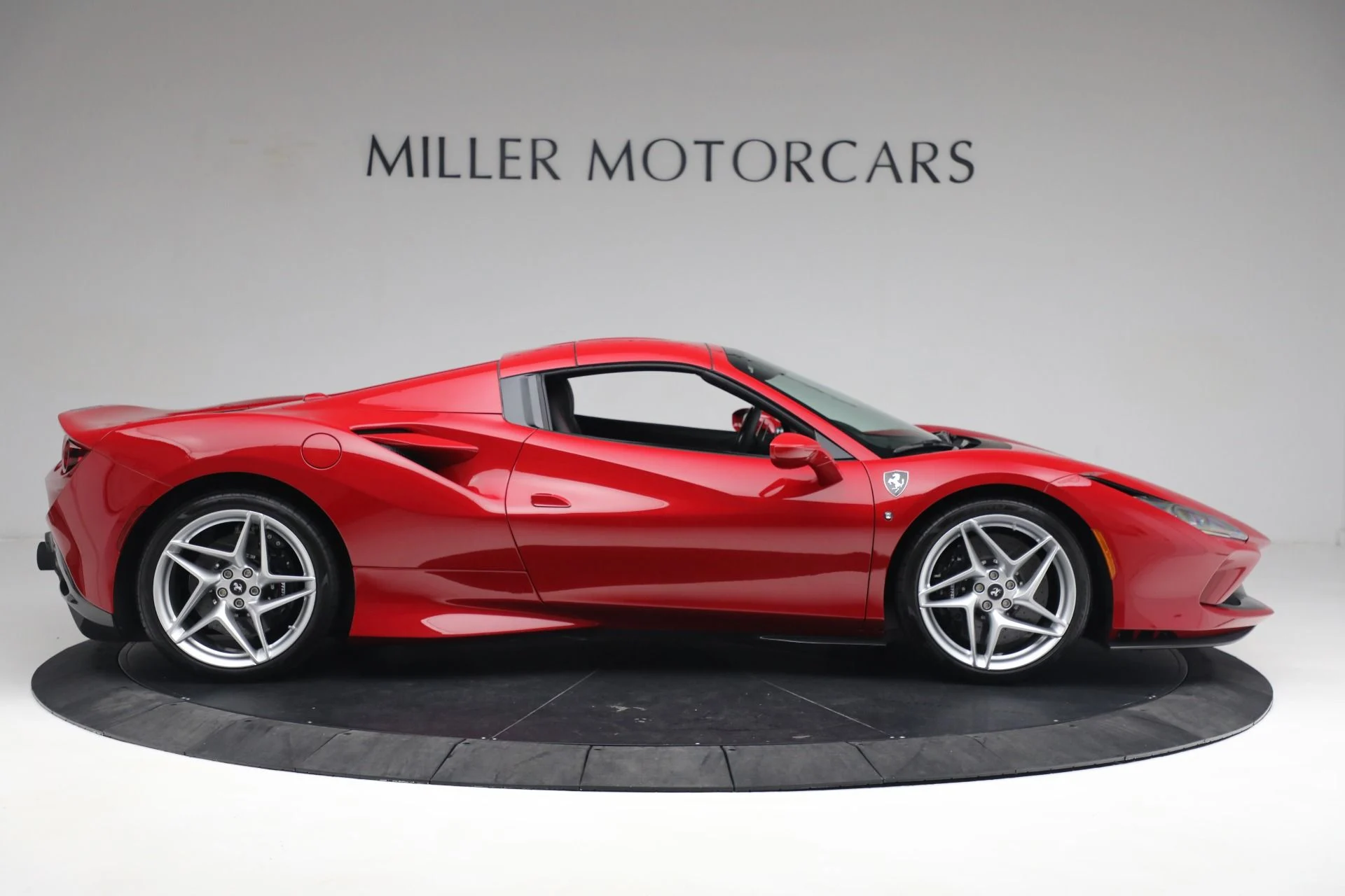 mph017_3585113150_Used_2021_Ferrari_F8_Spider_62a92386b4