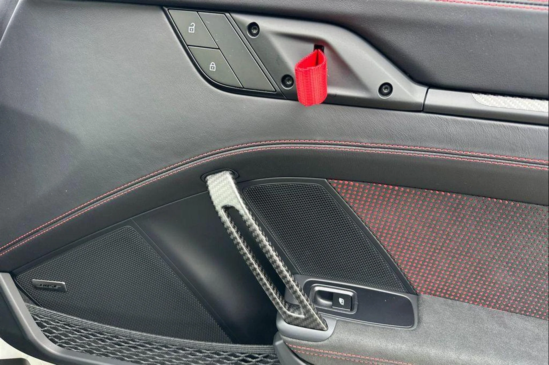 mph017_358594406_m38jz_GV_Lw4_ik_DP_Iv_Jq_Lpd77yw_22f5c0fb9c