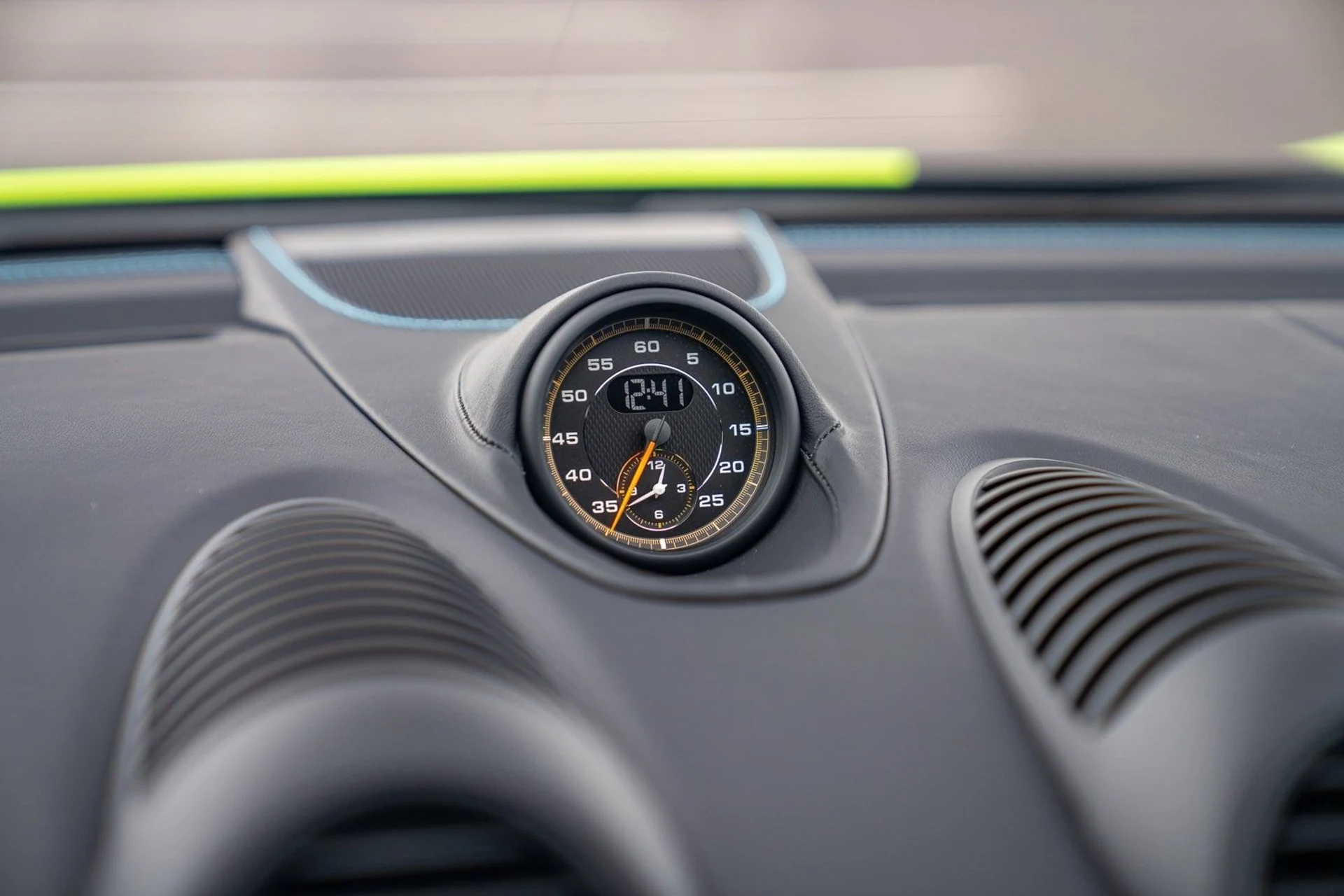 mph017_3591945203_2f26354b2b20a25307701f2bf1ccd74cx_cdc73ef1cd