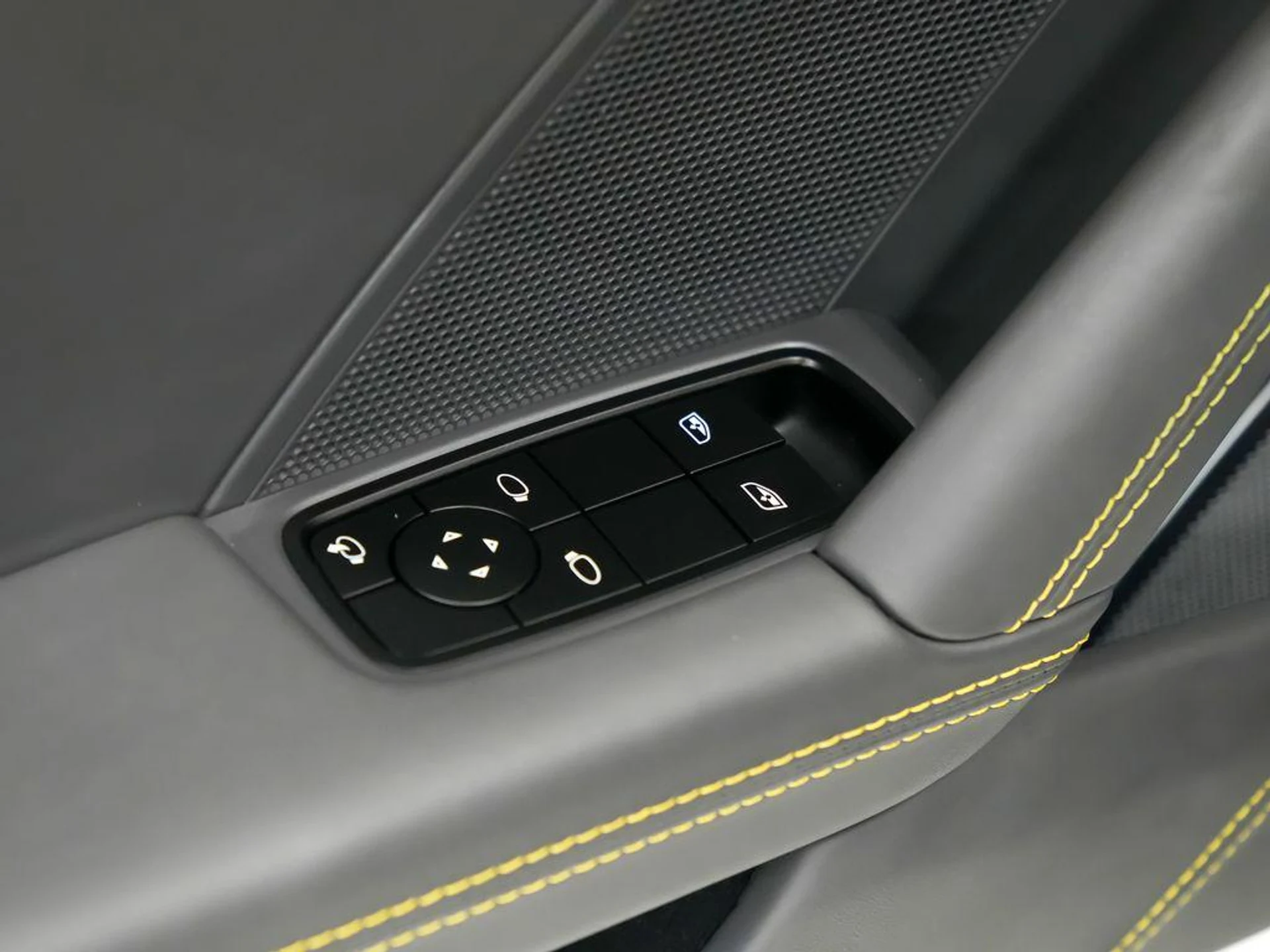 mph017_3606140843_81_Bavyhjc_BJNGUXKI_Tb6_UN_5g_I58_4d995963fc