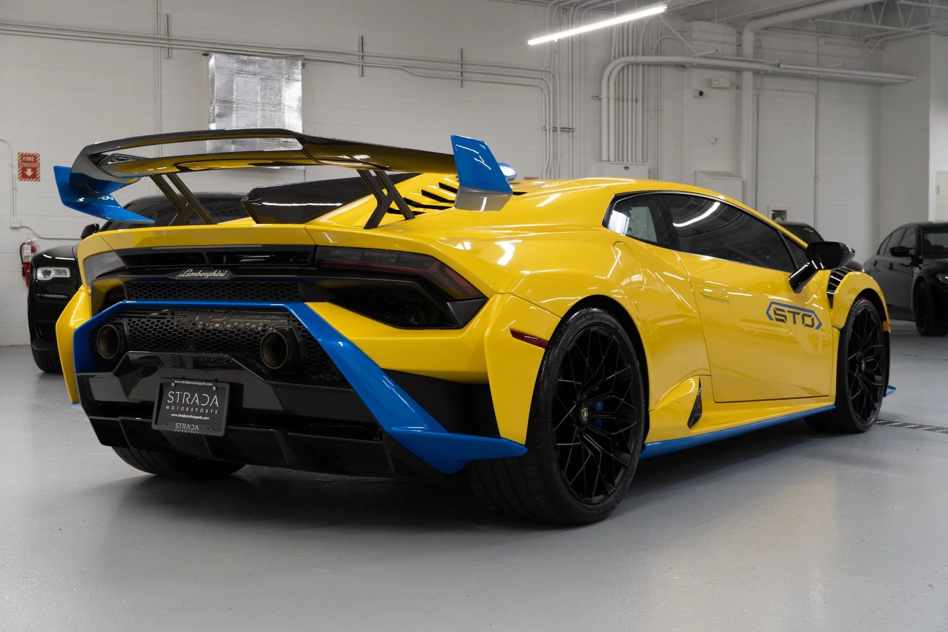 mph017_3607417036_Used_2022_Lamborghini_Huracan_STO_1733941664_5828ccaf32