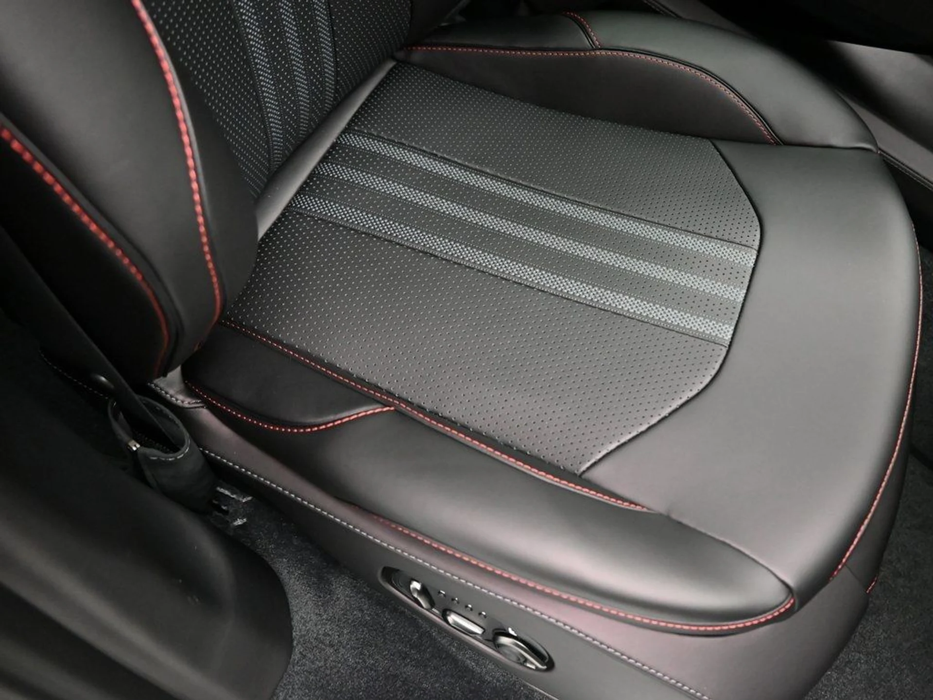 mph017_3607815115_1ebf6d54130d46b4a50c7fbe0c6a576c_a824b4d2d3