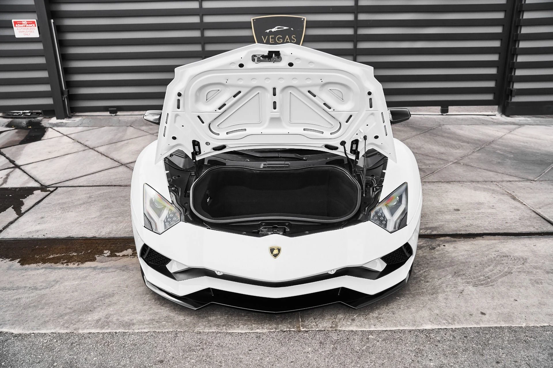 mph017_3610432283_Used_2018_Lamborghini_Aventador_S_Base_1775006816_bb34255890