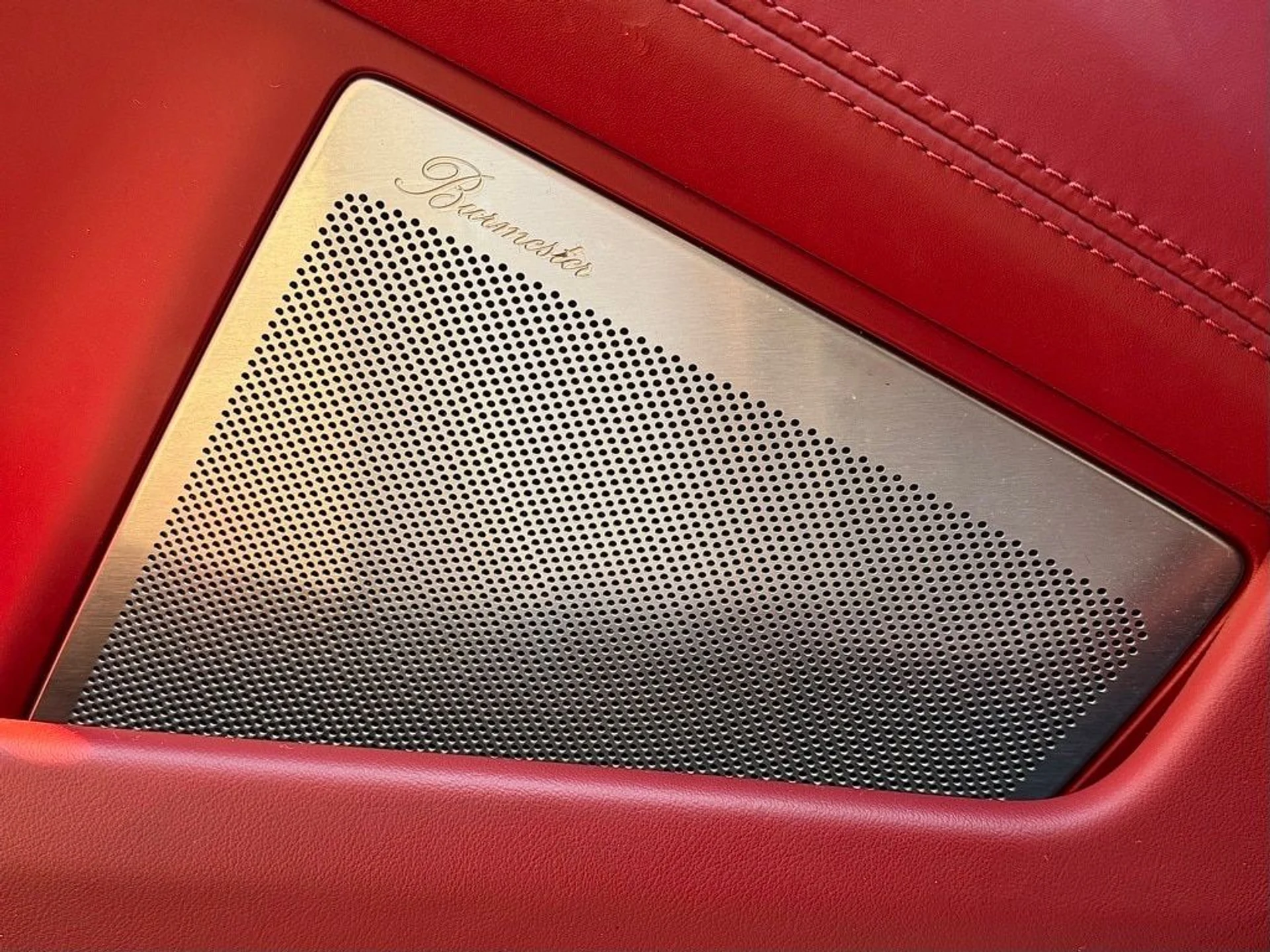 mph017_3611409381_d30b9248063f1e346224f9ac14c8a804x_0357428f4f