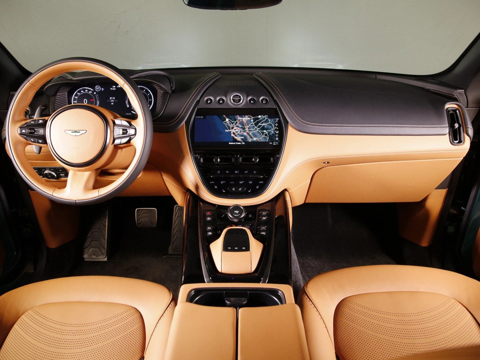mph017_3612141164_Used_2024_Aston_Martin_DBX_707_1710413872_7adeb01f18