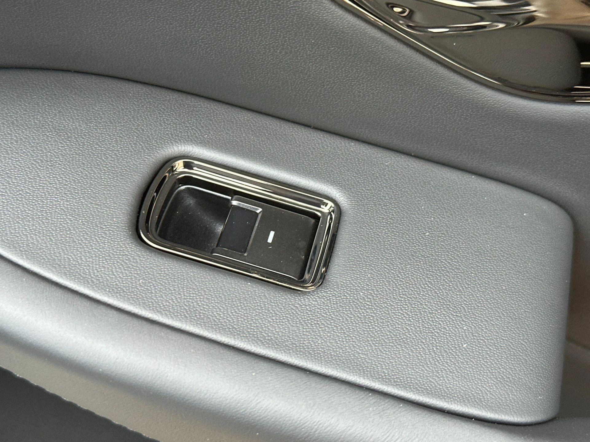 mph017_3618132387_New_2026_Bentley_Continental_GTC_1772012894_58282a7036