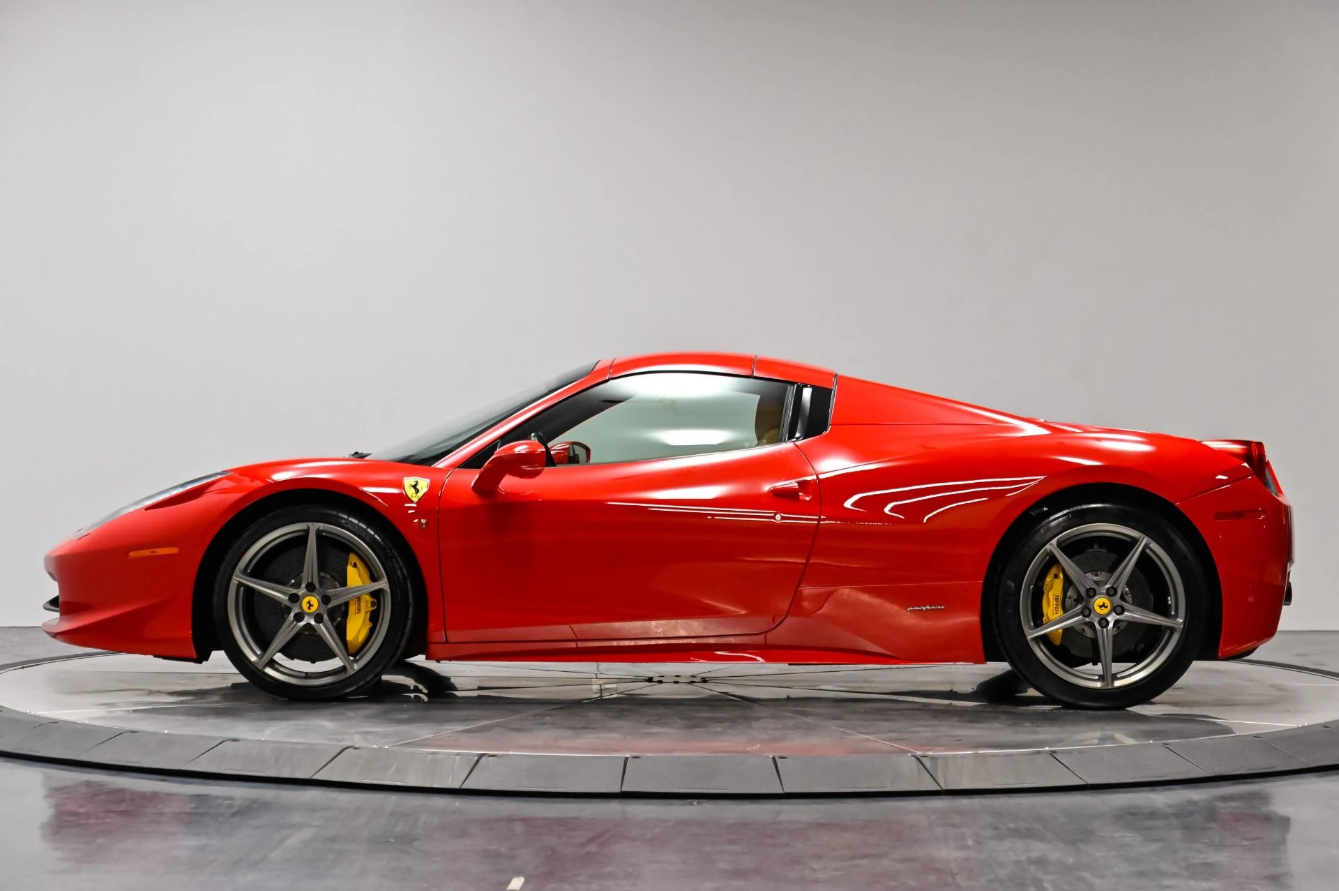 mph017_3630338665_Used_2013_Ferrari_458_Spider_1788114658_2a6eba035a