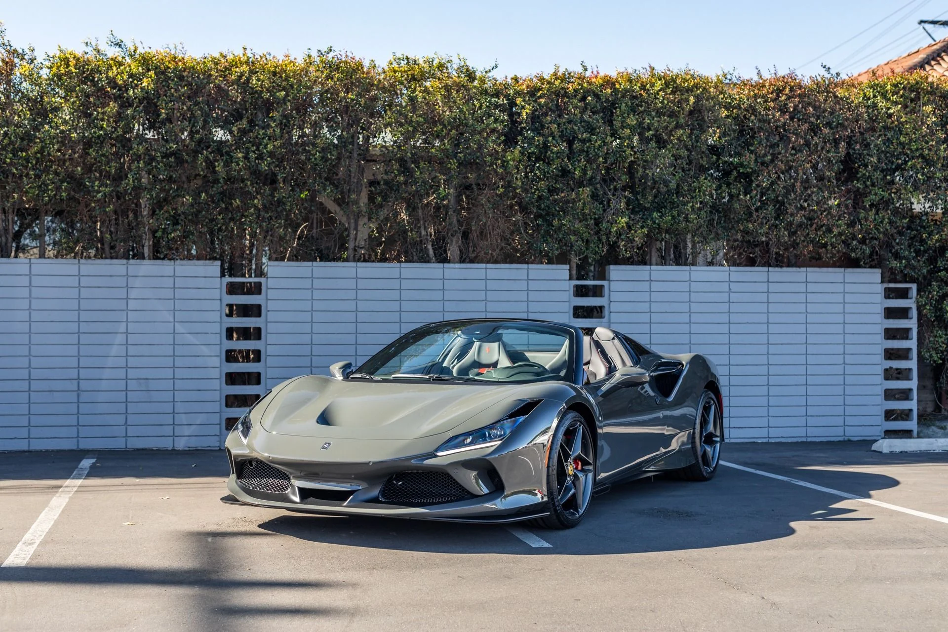 mph017_3639185896_Used_2023_Ferrari_F8_Spider_1736988442_f7b7d6cce3