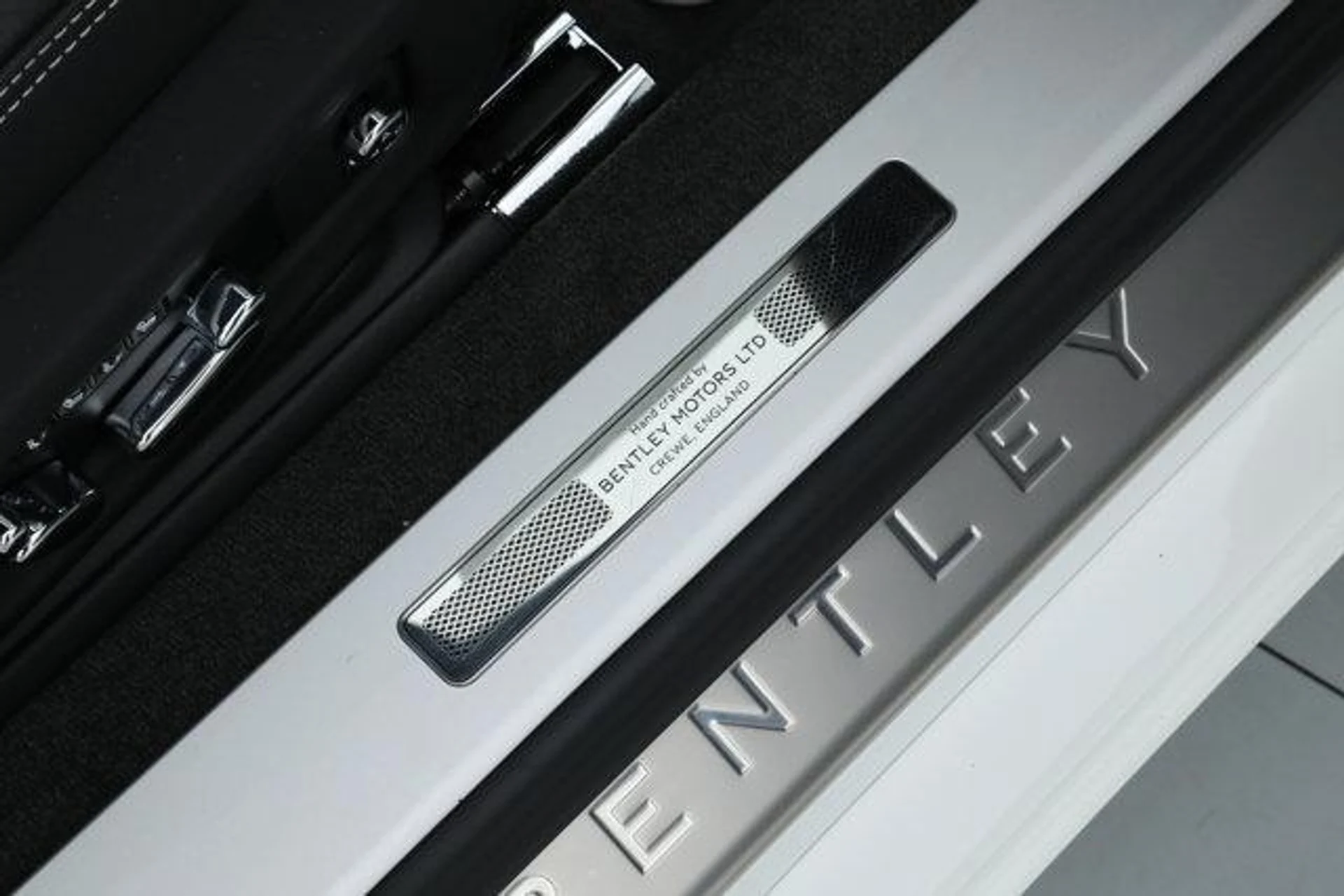 mph017_3644870504_qn_IQ_Bgdcf1aip_C_yob_Q_Uhsh_VXCI_9b1256f5c0