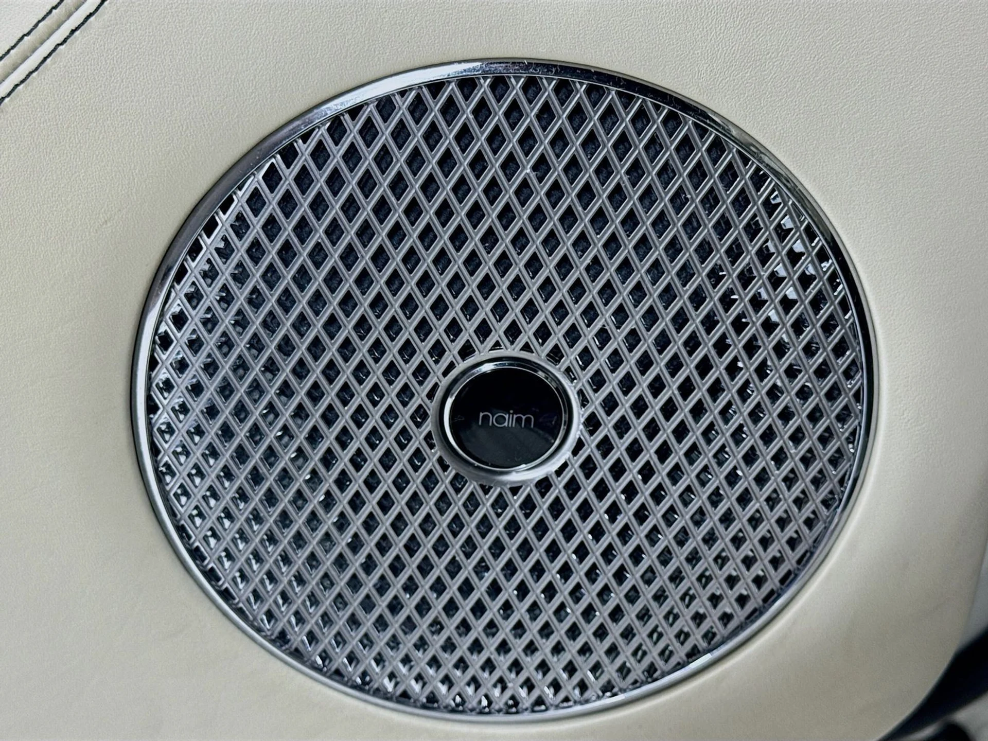 mph017_3645513806_821071b56b77ff80f2517ed67933d479x_223e50b280