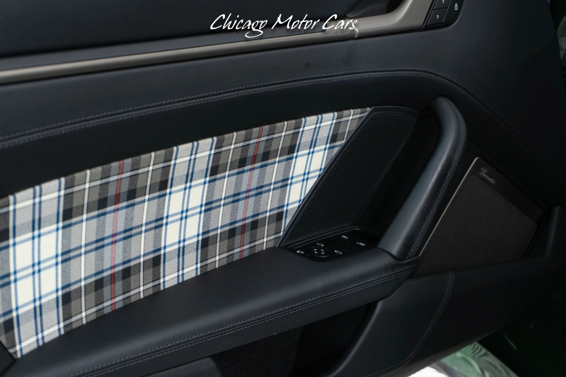 mph017_3655595199_13066_p18_l_514491d34e