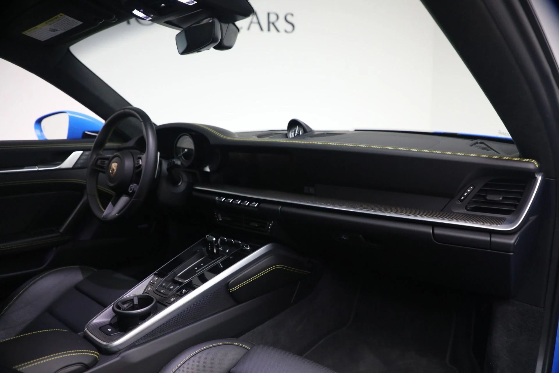 mph017_3656350637_Used_2022_Porsche_911_Turbo_S_1773502878_bf49cfb32a