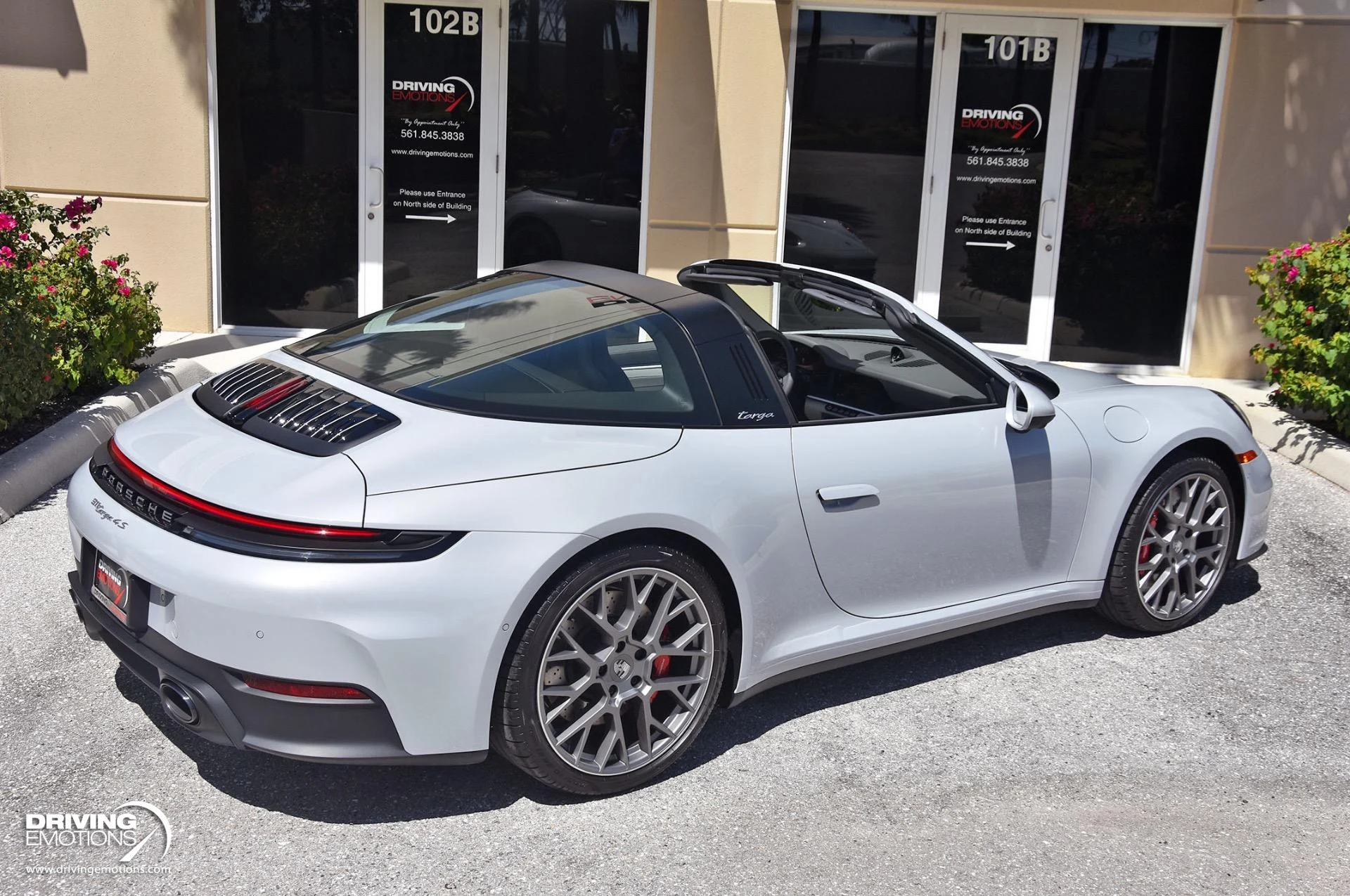 mph017_3675094047_898_p18_l_496cdc8346