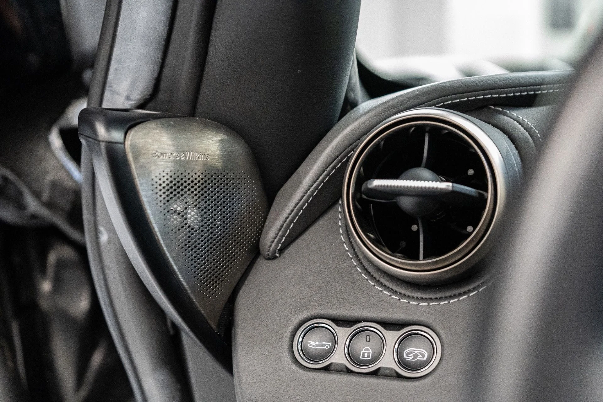 mph017_3677118324_Used_2020_Mc_Laren_720_S_Spider_Luxury_1766178385_973dc86839