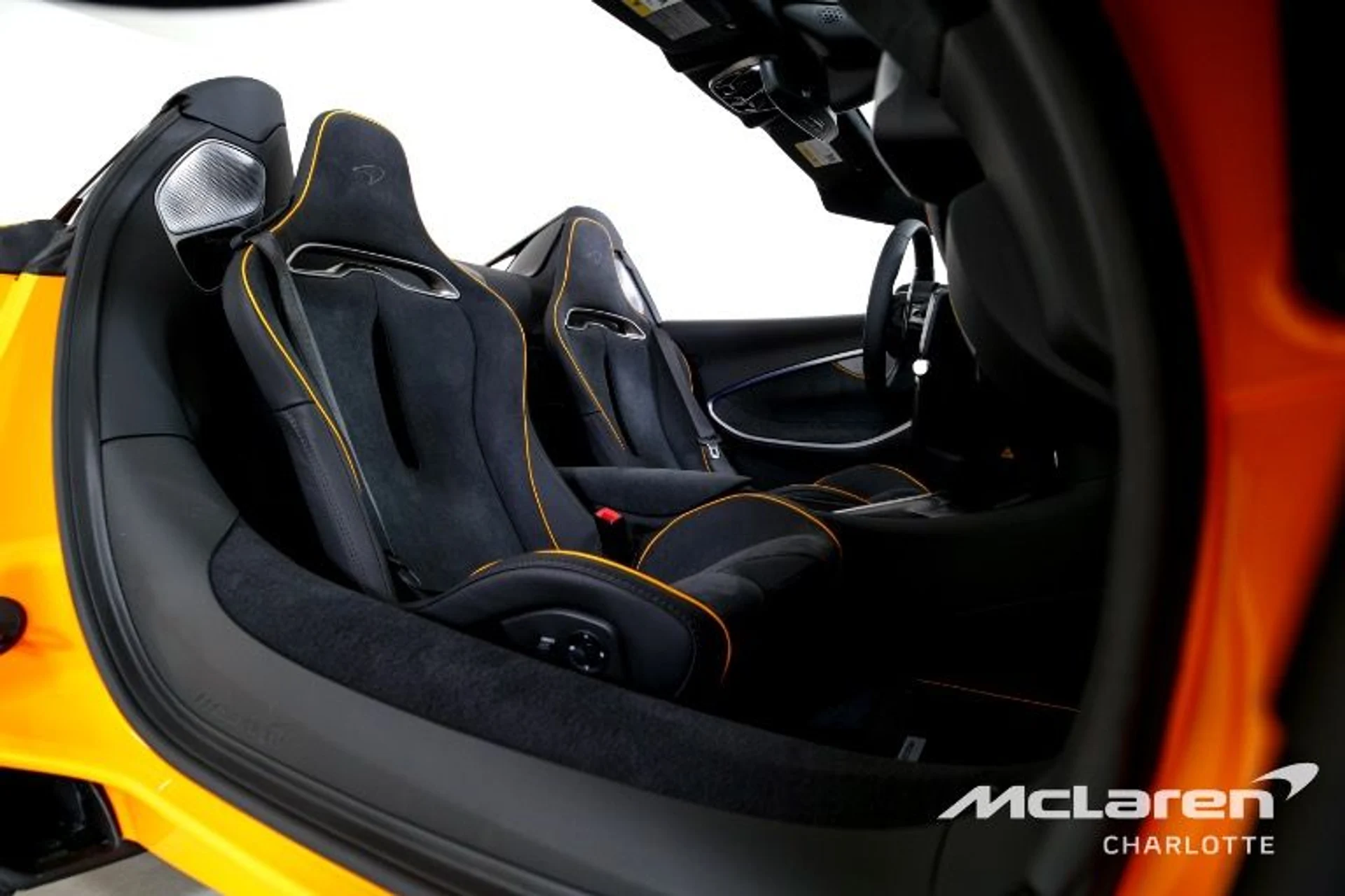 mph017_3679670499_Used_2025_MCLAREN_ARTURA_SPIDER_PERFORMANCE_8bdd133620