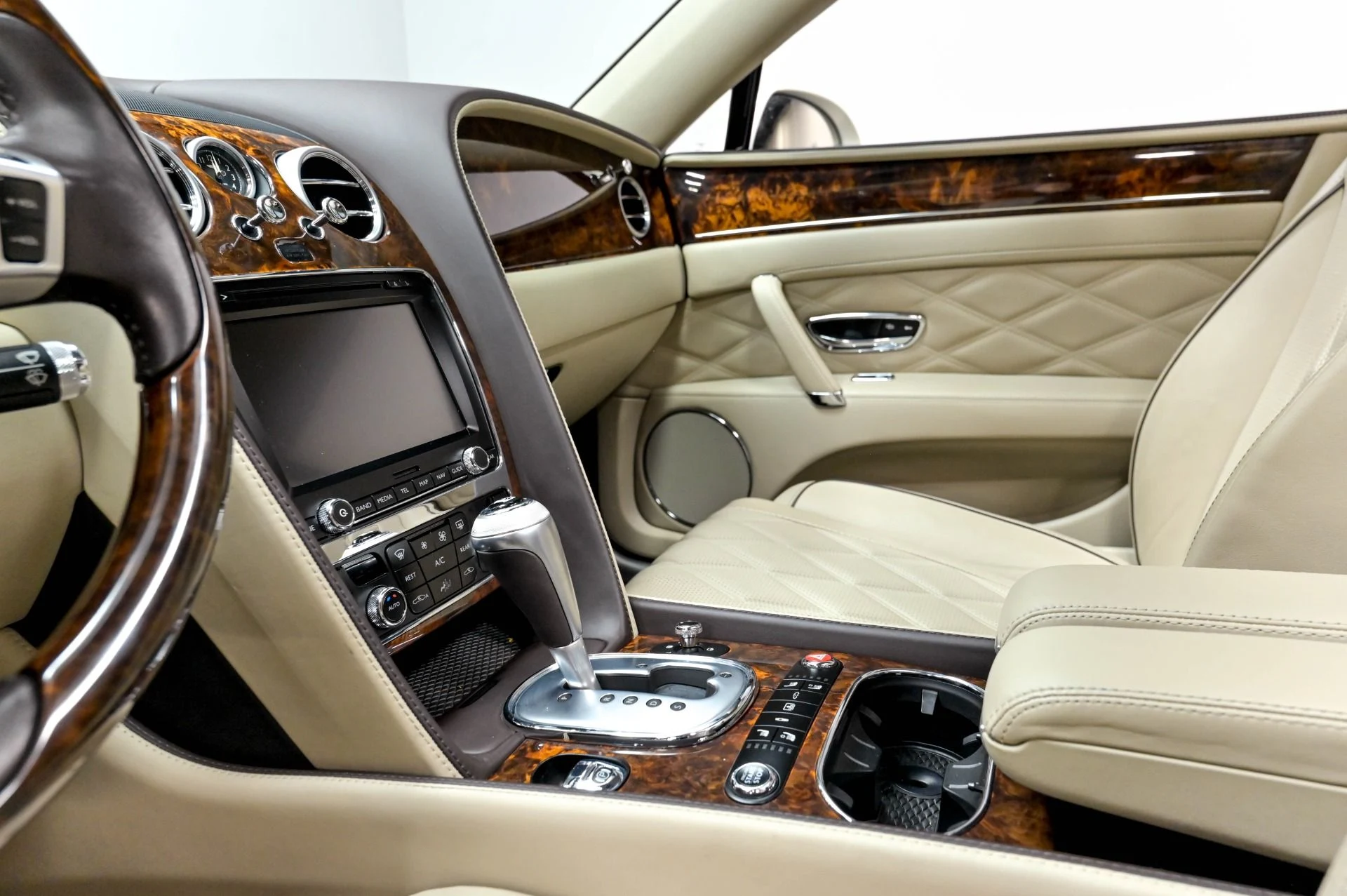 mph017_3685885758_Used_2015_Bentley_Flying_Spur_W12_1784214578_846b450b6b
