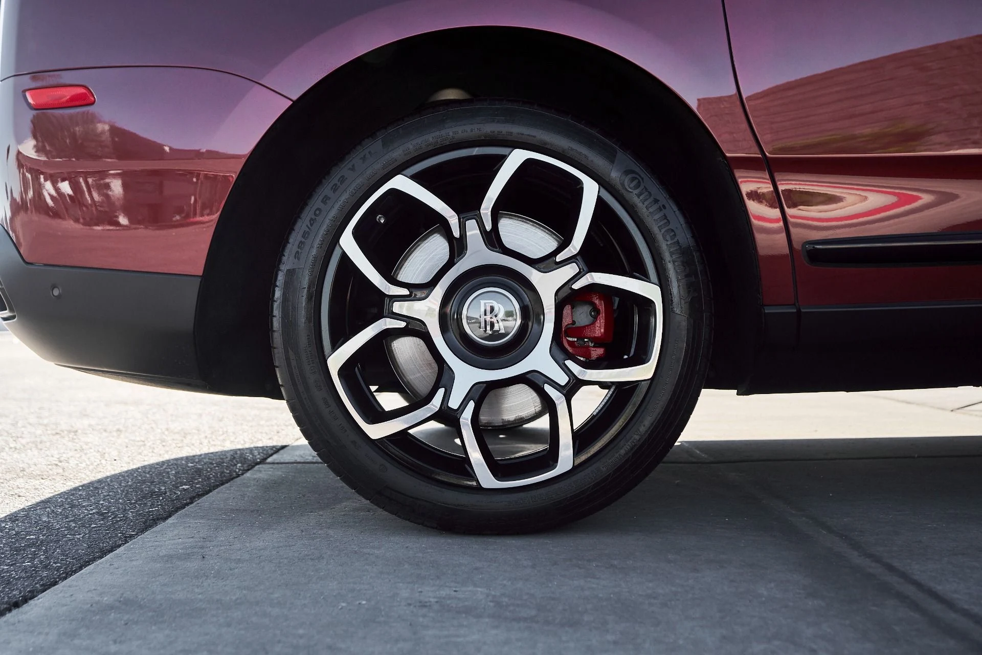 mph017_3687019148_Used_2022_Rolls_Royce_Cullinan_Black_Badge_1764038709_5c5baa5d3b