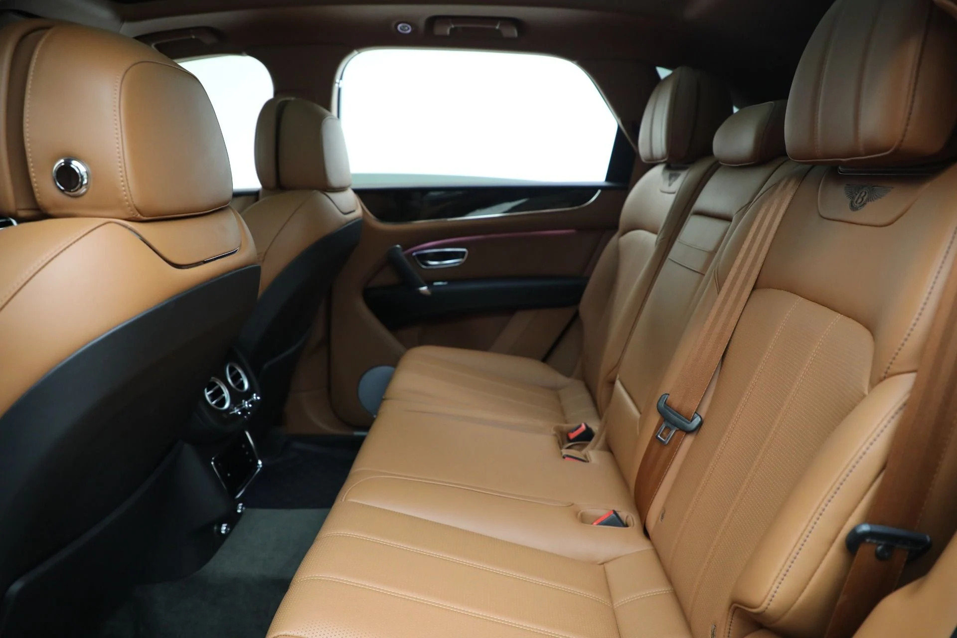 mph017_3687291308_Used_2018_Bentley_Bentayga_W12_Onyx_Edition_1763217114_594584eb40