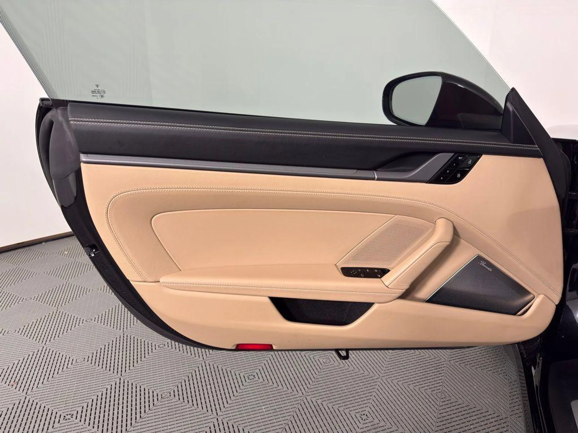 mph017_3689692784_t_DCTUAY_Gt9_C_Lpt_ez_TR_Xj_Pt9_B6_A_2886b6716f