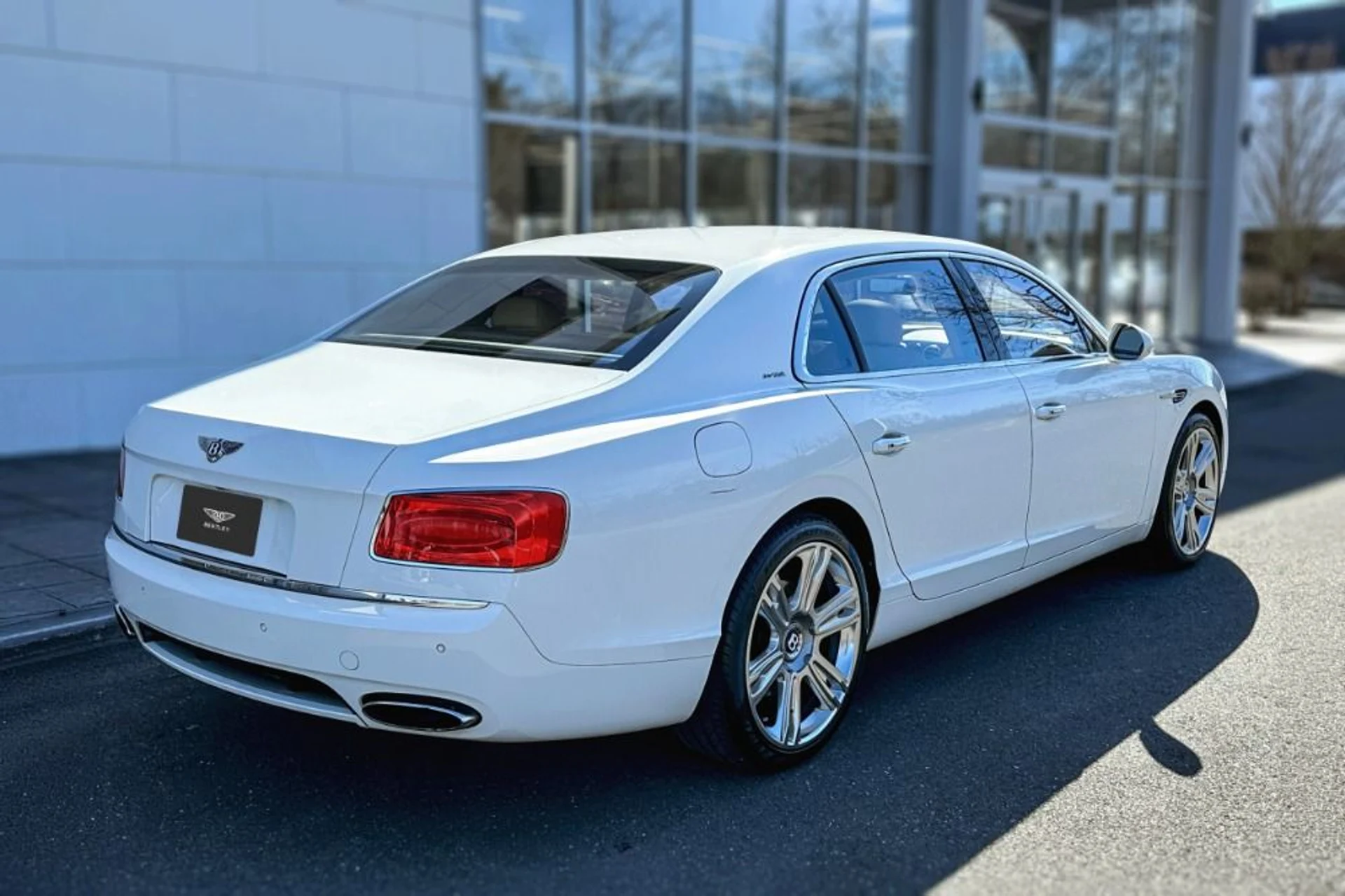 mph017_3695402953_Used_2014_Bentley_Flying_Spur_1773932090_a8e776a832