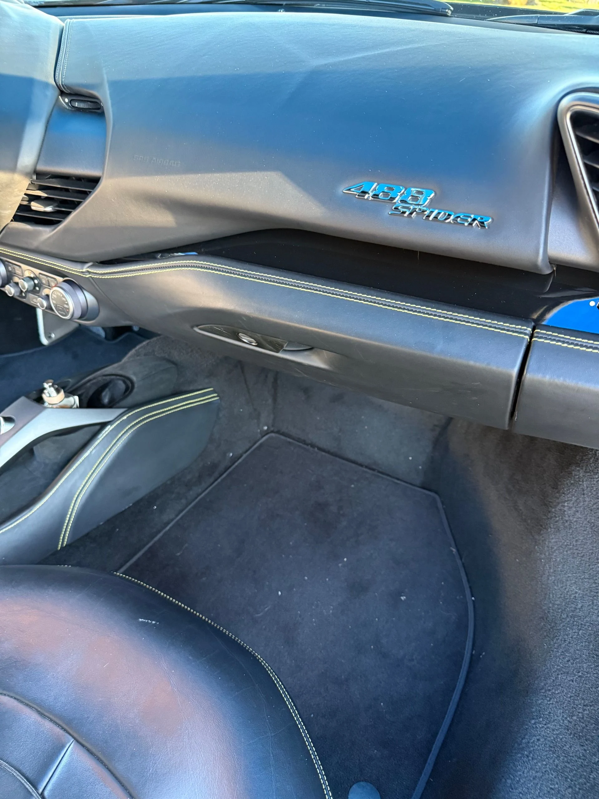 mph017_3695670926_Used_2018_Ferrari_488_Spider_1776269639_b292196234