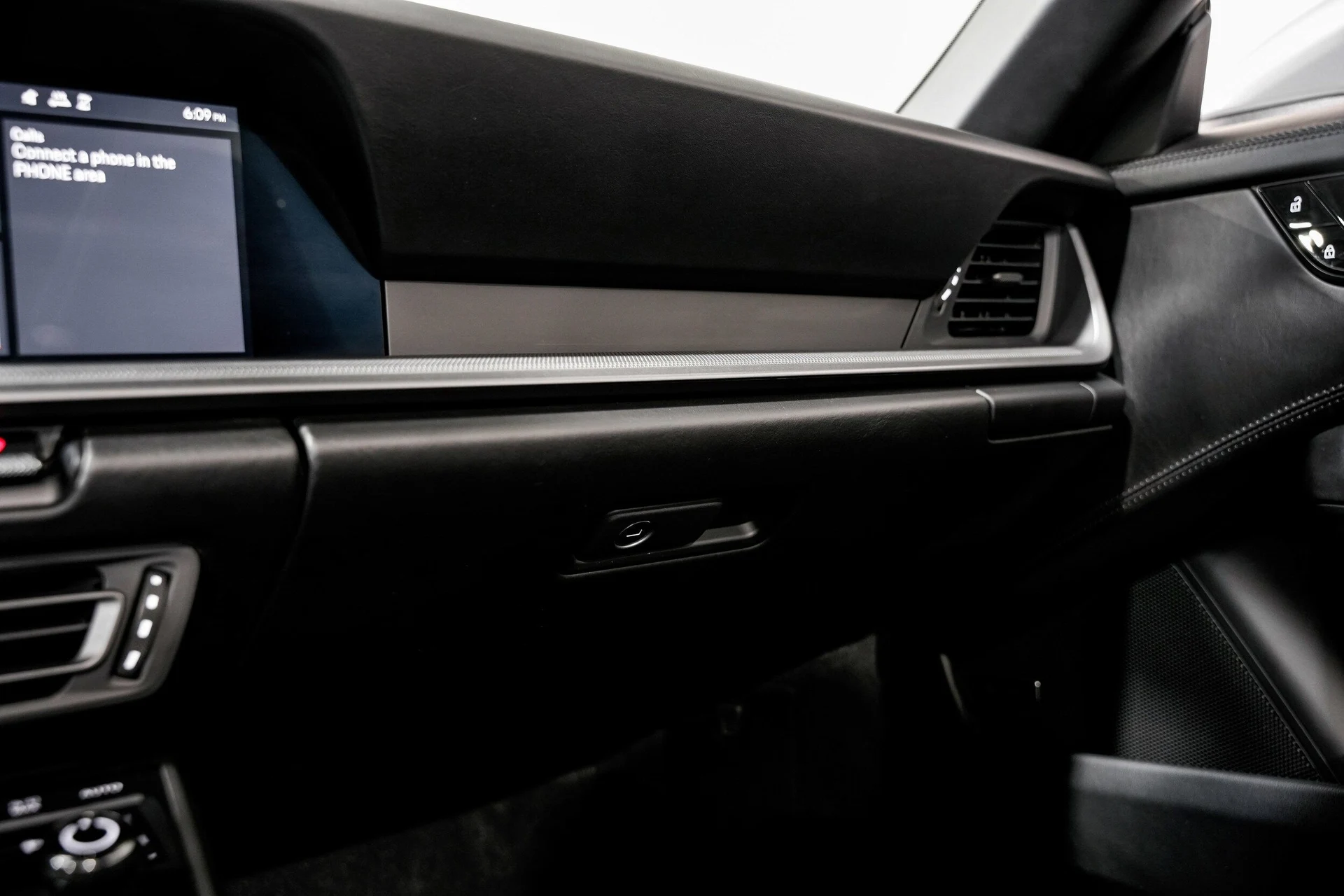 mph017_3697940293_ceb37d440e4cf713c340f5dd2b976212x_51885d32e6