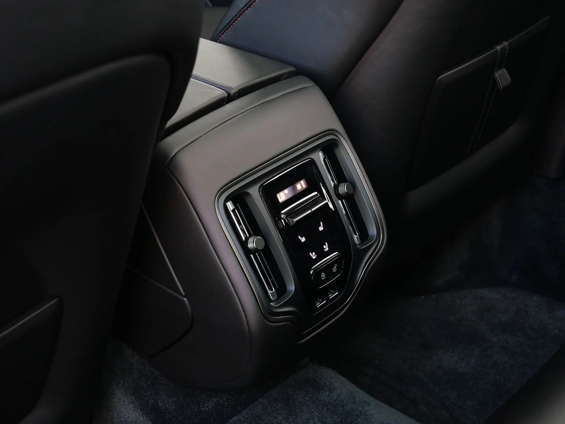 mph017_369970130_f154b47515daa152b010cab89fe94080x_4eab1fe1e9