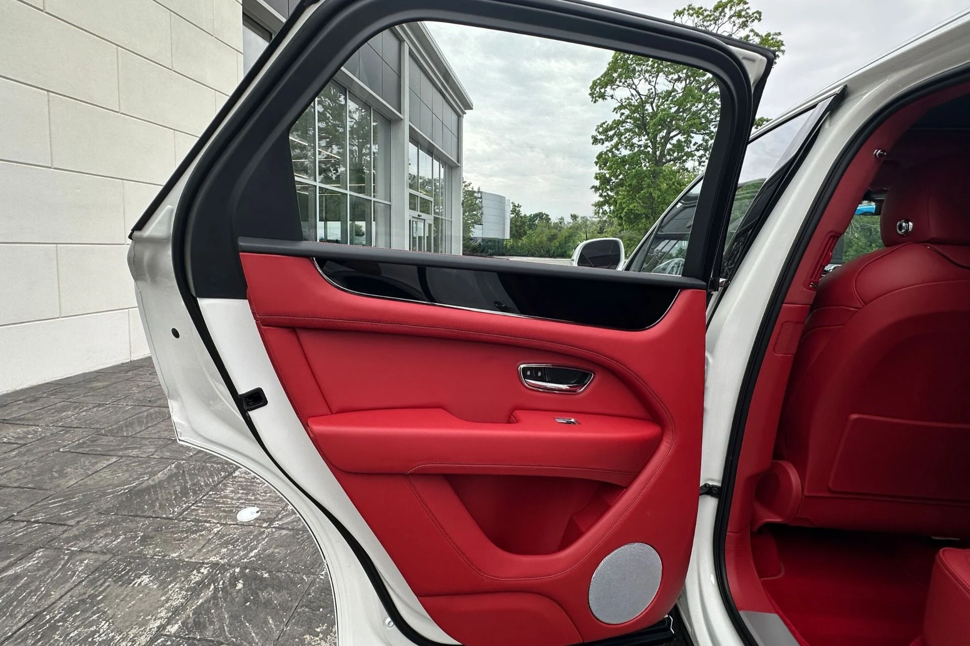 mph017_3699955855_New_2026_Bentley_Bentayga_1779967477_a2189d3e58