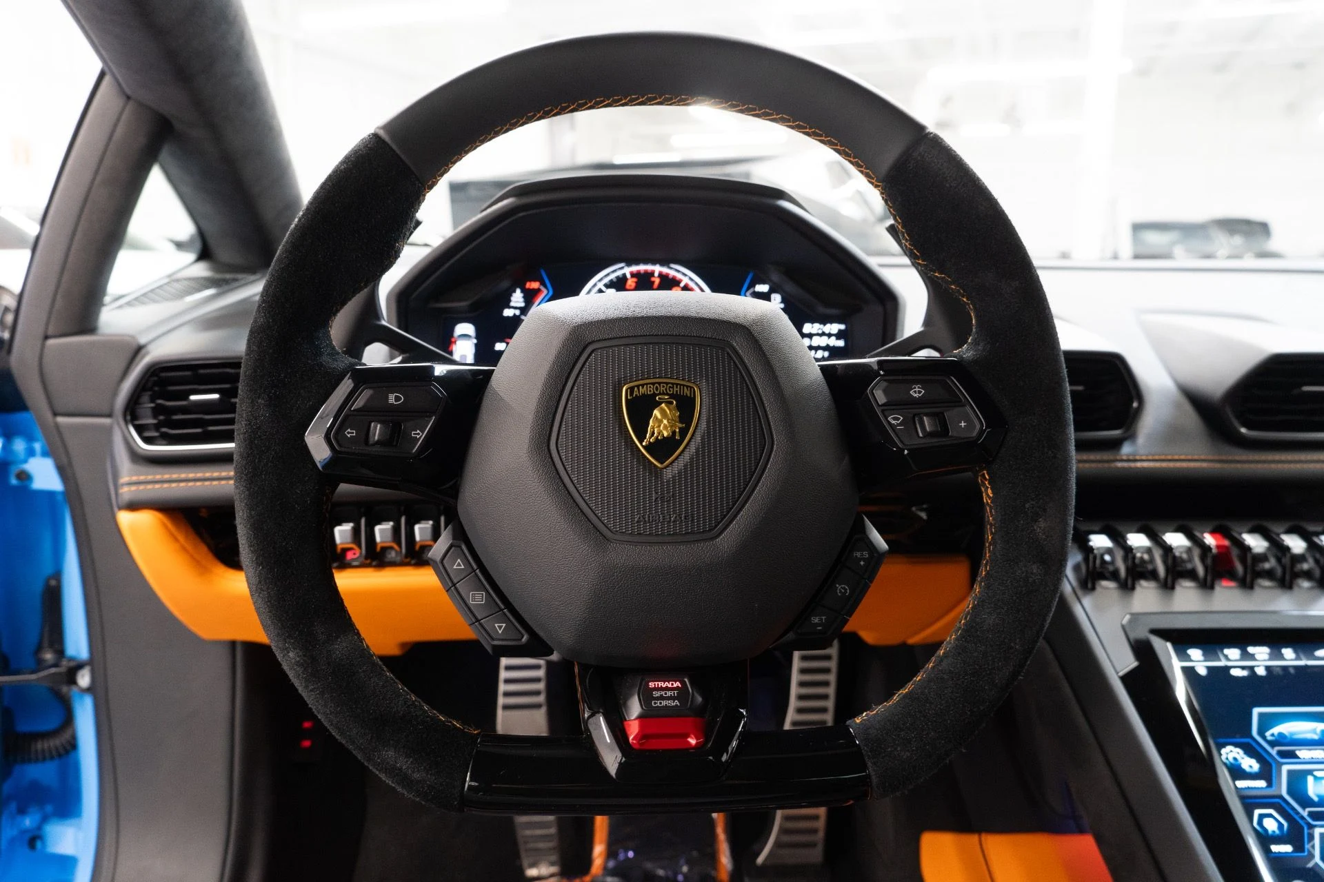 mph017_3704621947_Used_2022_Lamborghini_Huracan_EVO_1760474272_dd05b6d301