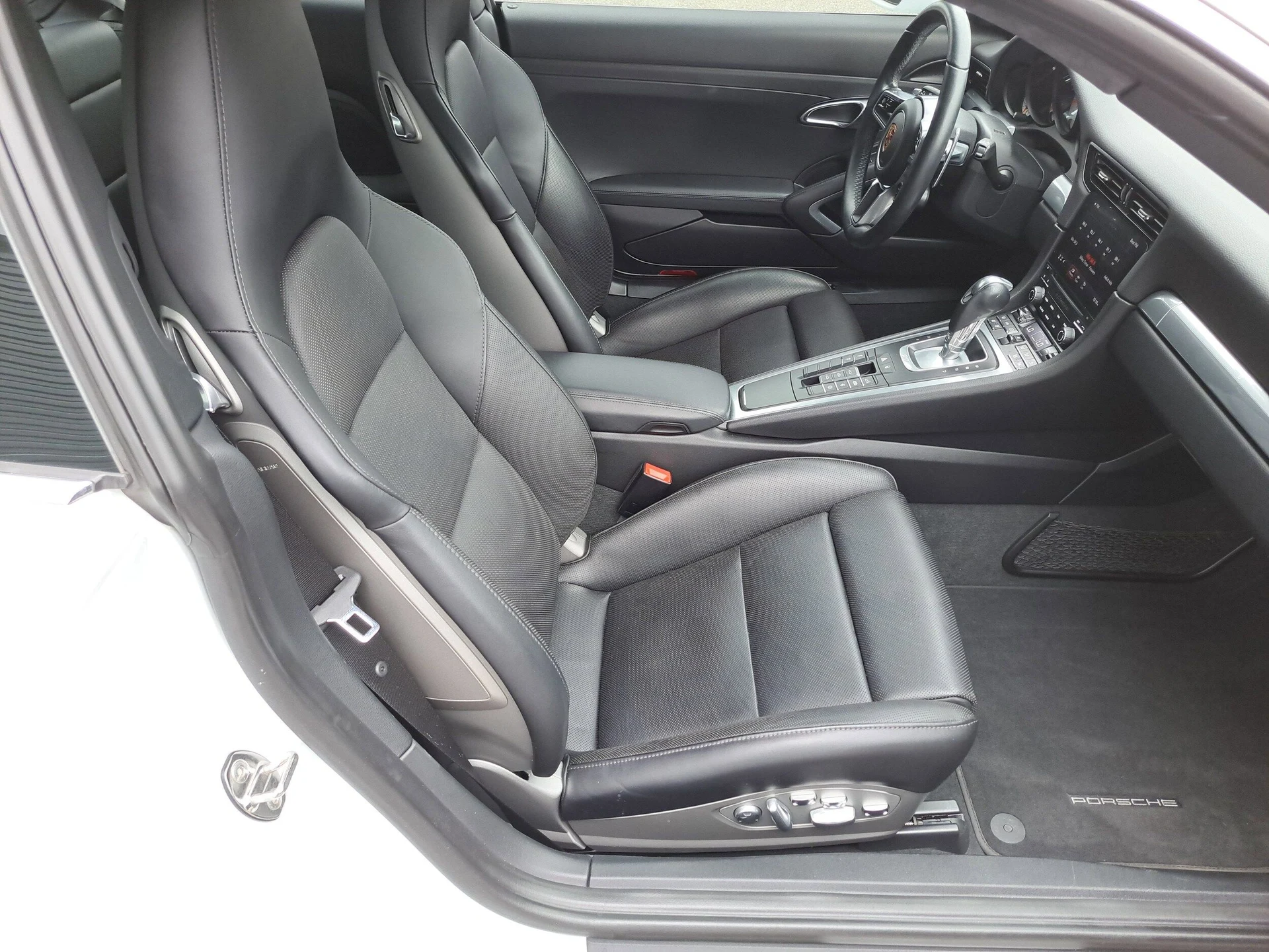 mph017_3707158206_f61e4411a246839922a2f9400c4e1d27x_4133ece20d