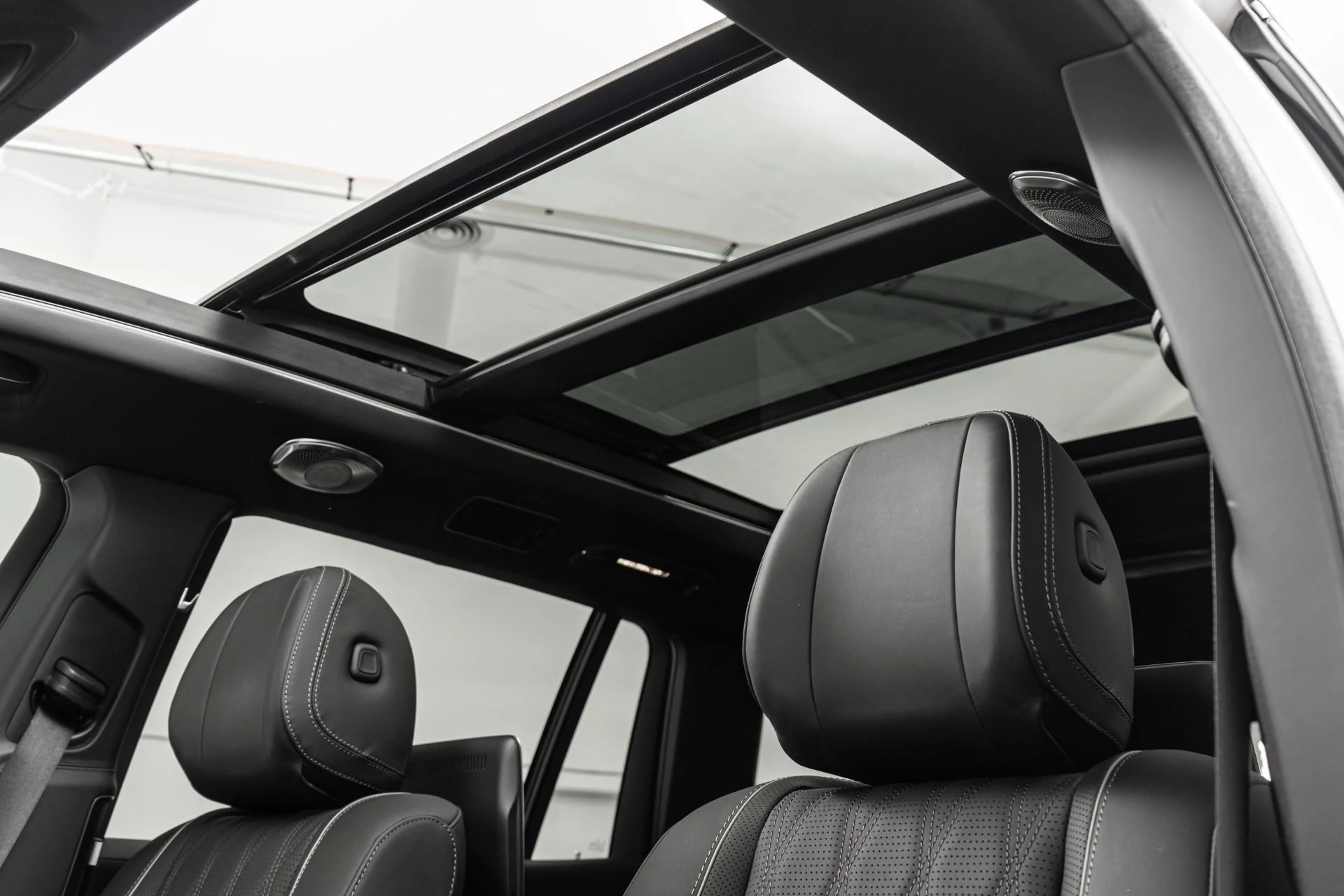 mph017_3721102630_Used_2024_Mercedes_Benz_Maybach_GLS_600_4_MATIC_4_Seat_Configuration_Rear_Seat_Entertainment_1776281488_75c1c8cf5f