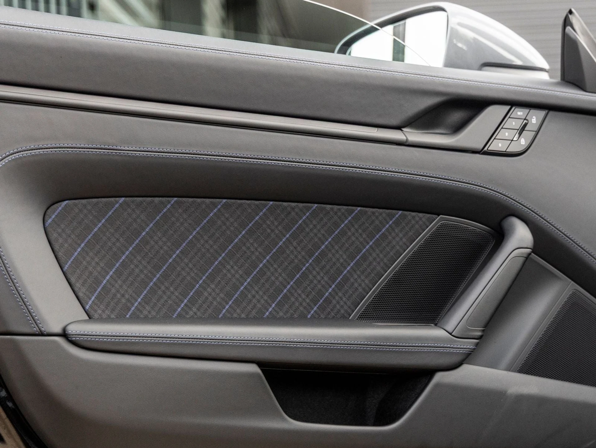 mph017_3723161162_18_479698431a