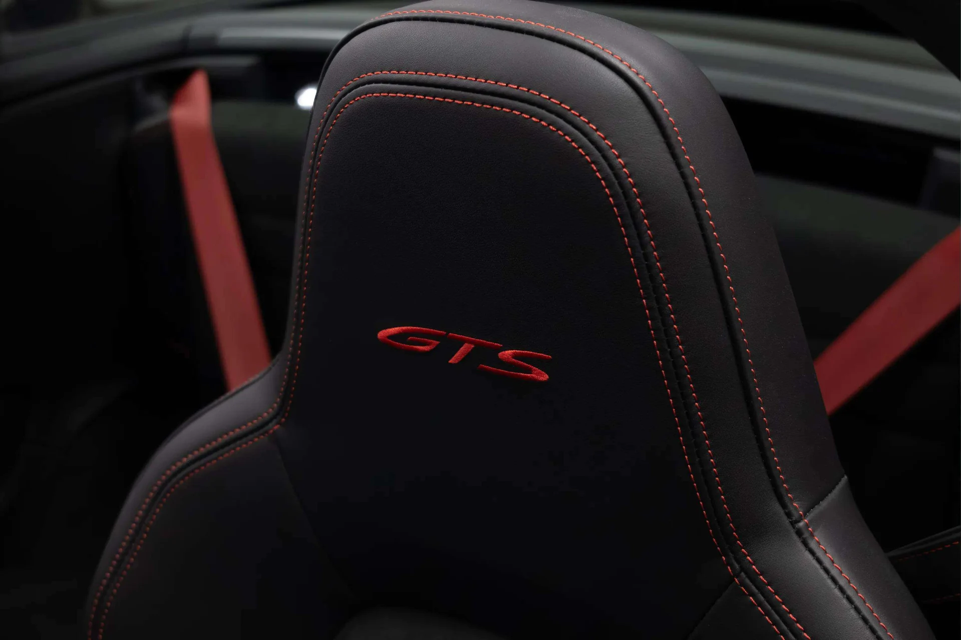 mph017_3743803816_a11133f2_46cd_478b_84a9_758861e231f1_2_18_Interior_202420_Porsche2091120_Targa20420_GTS_2028_WP_0_BB_2_A91_RS_23487229_23_a109860e79