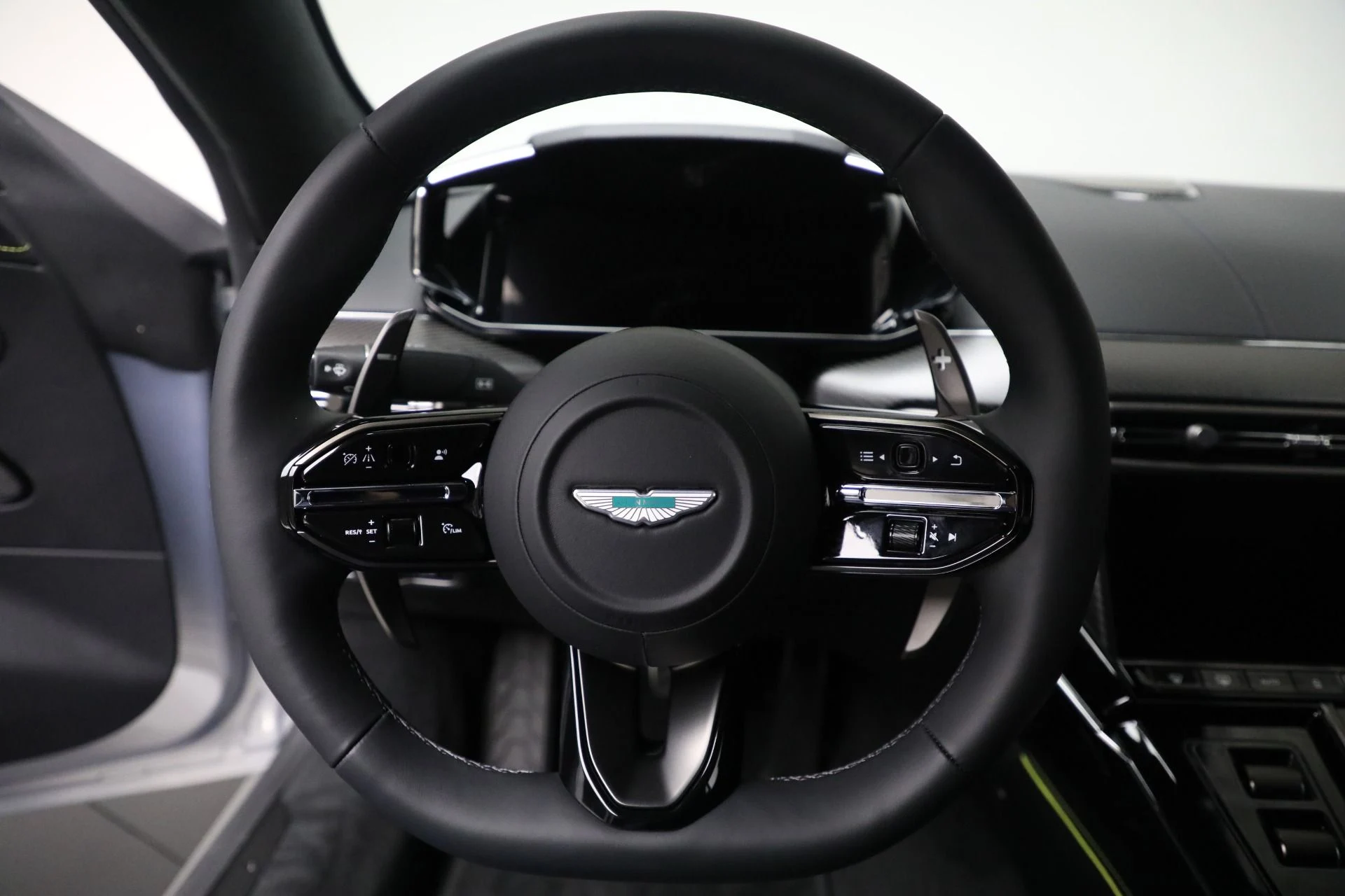 mph017_3744730438_New_2026_Aston_Martin_Vantage_b1f98ec823