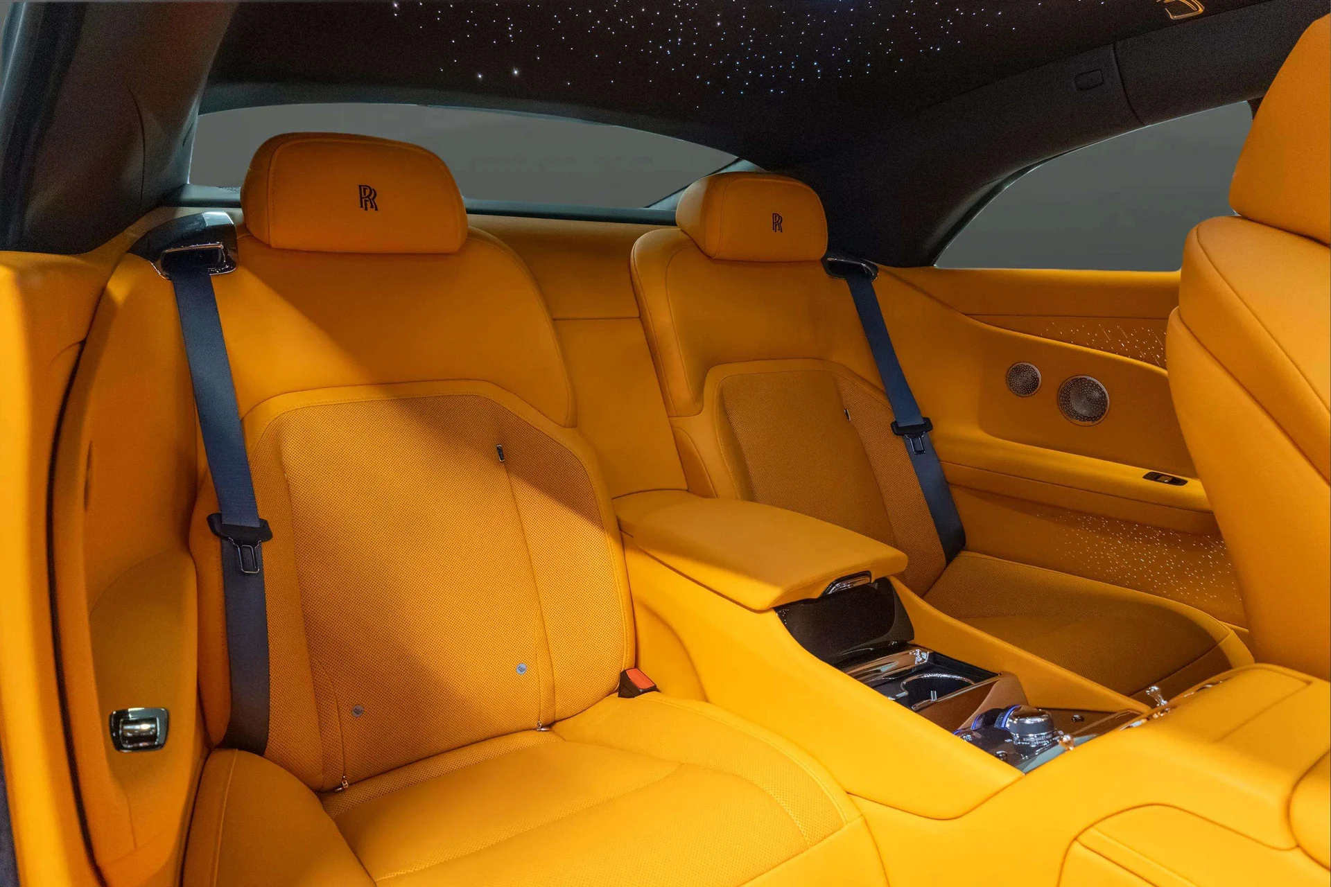 mph017_3755641293_6a621a43_0d6c_40fc_a0e1_6dbefee0449e_202420_Rolls_Royce20_Spectre2028_SCATK_2_C04_RU_22313629_17_850f687309