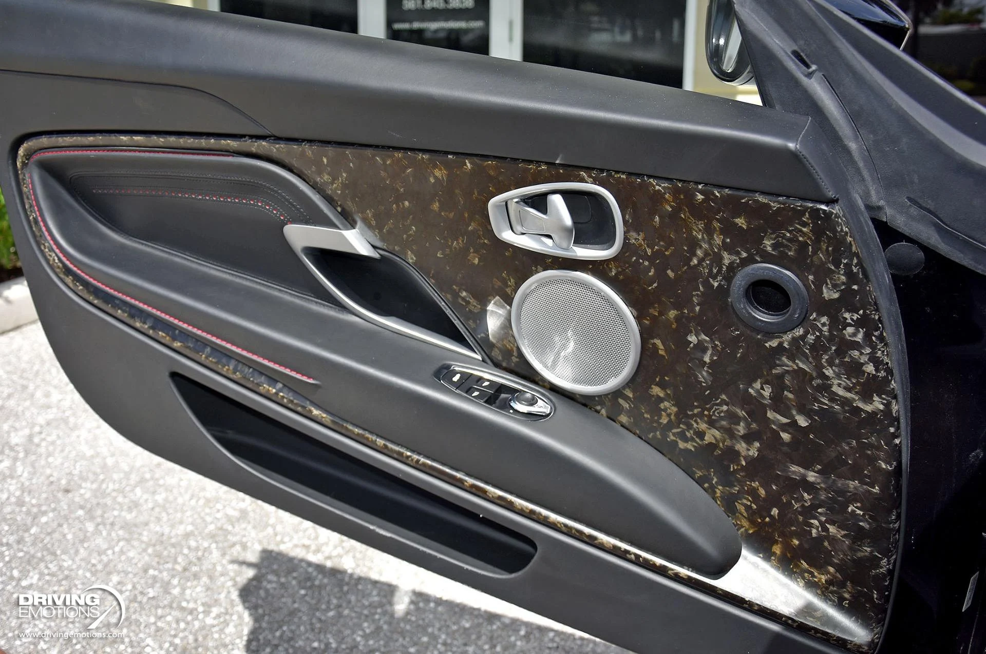 mph017_3757237786_861_p18_l_027195ab75