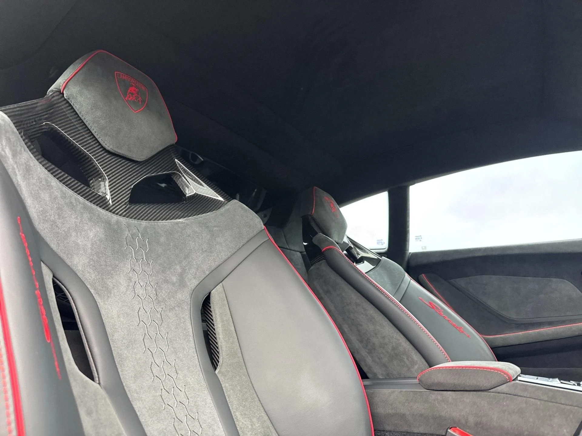 mph017_3765511086_Used_2024_Lamborghini_Huracan_Sterrato_Selezione_CPO_1769008635_362bbe8240