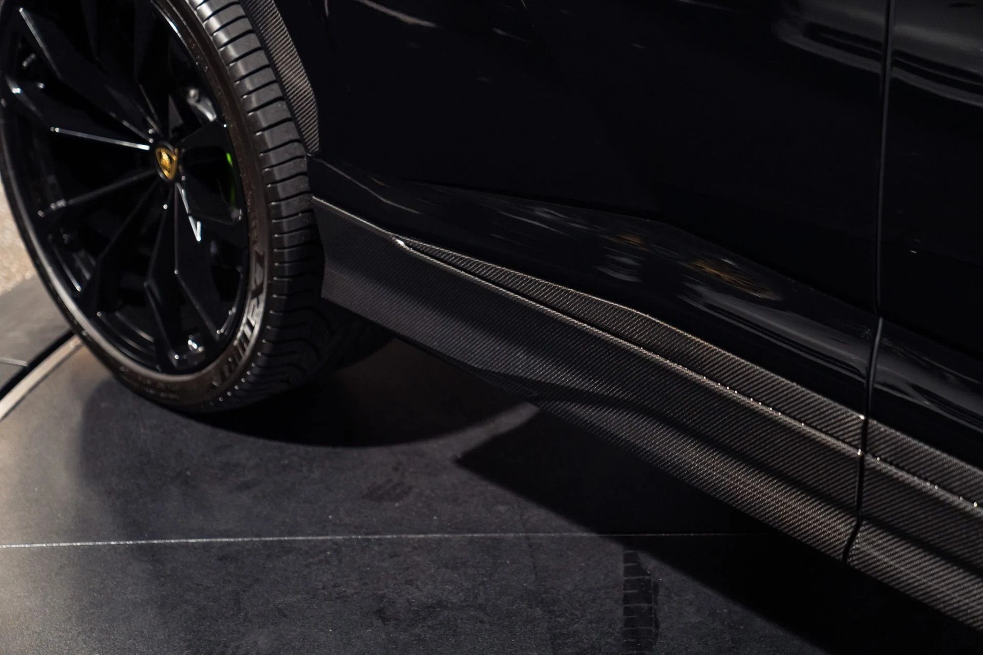 mph017_3779009604_Used_2022_Lamborghini_Urus_FULL_CARBON_EXTERIOR_MASSIVE_MSRP_1786214516_b295629261