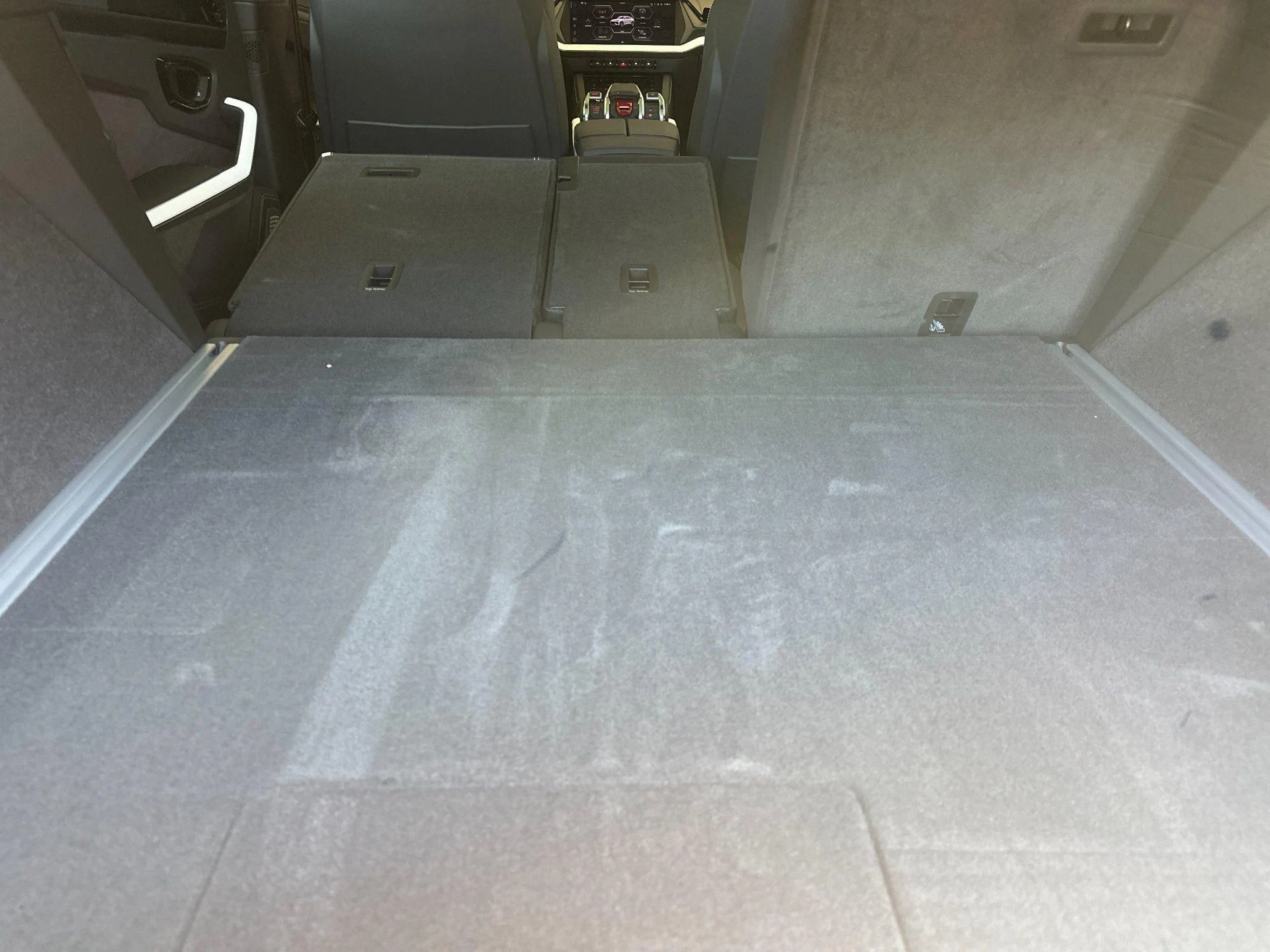 mph017_3808453853_New_2025_Lamborghini_Urus_SE_1777105881_38a57ff9ec