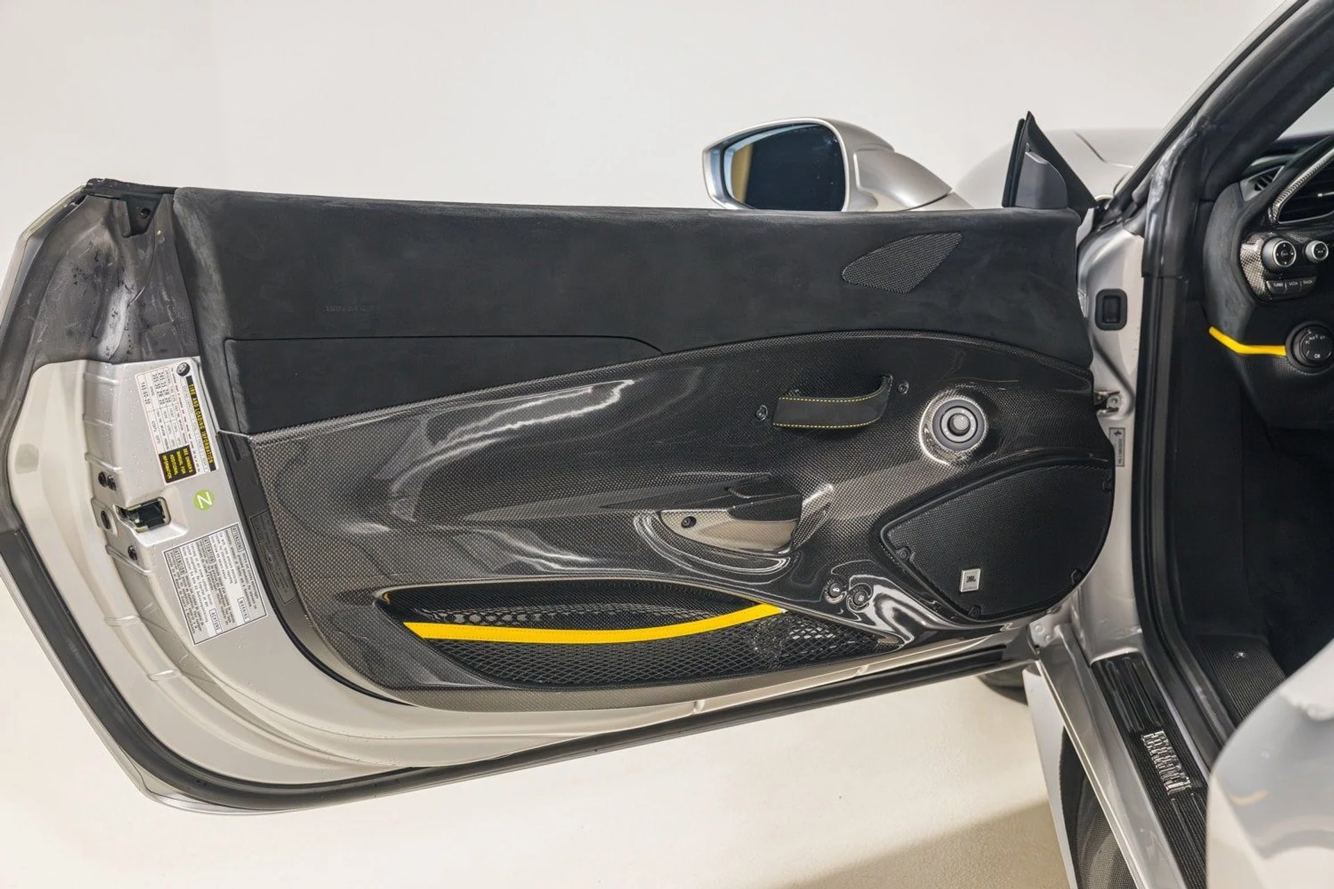 mph017_3810302596_a709cefe77ae4ee093f98662a02cef7a_7dd800517d