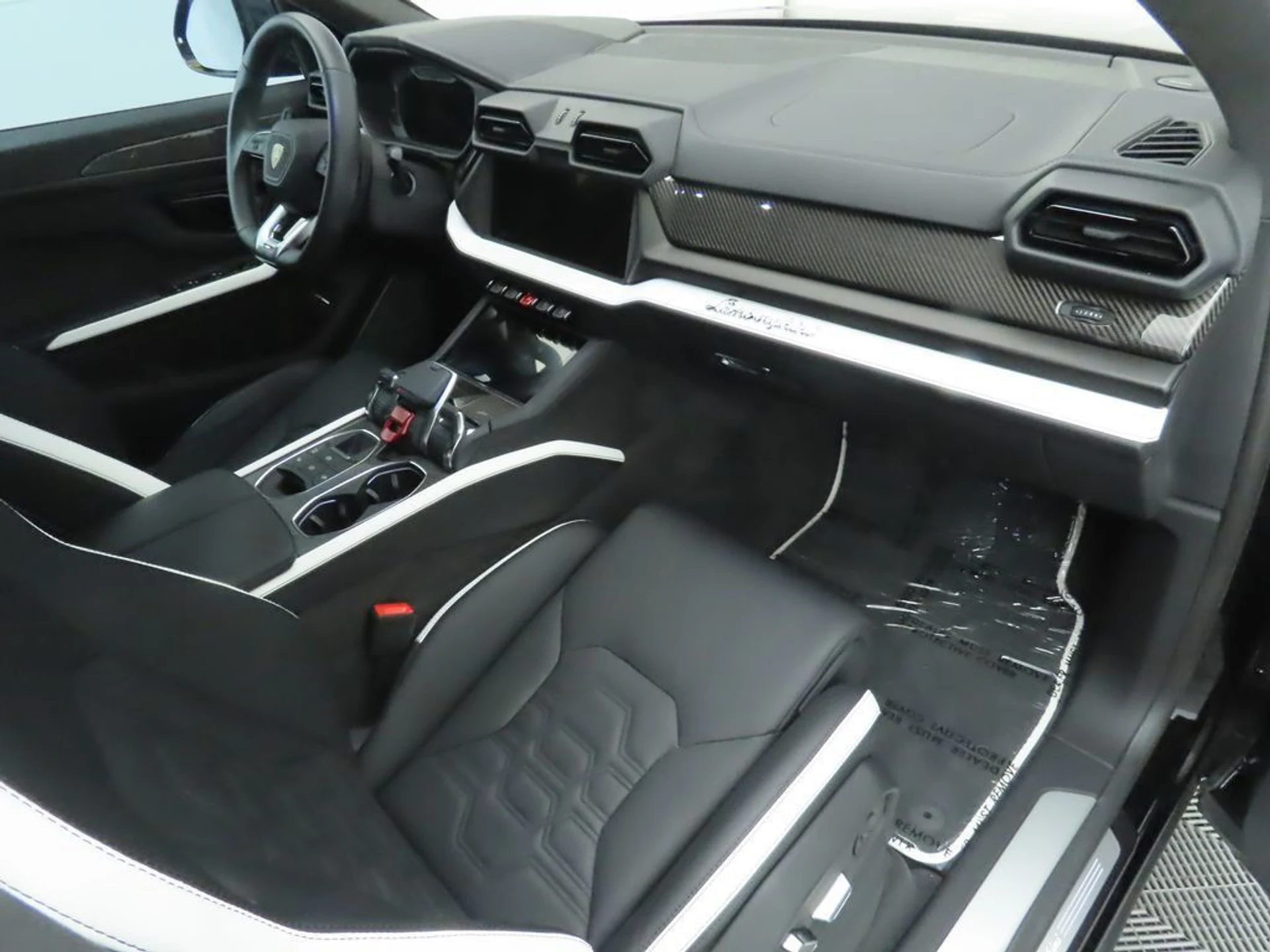 mph017_382051735_used_2025_lamborghini_urus_seawd_8119_22939626_18_1024_7fb830fd7f