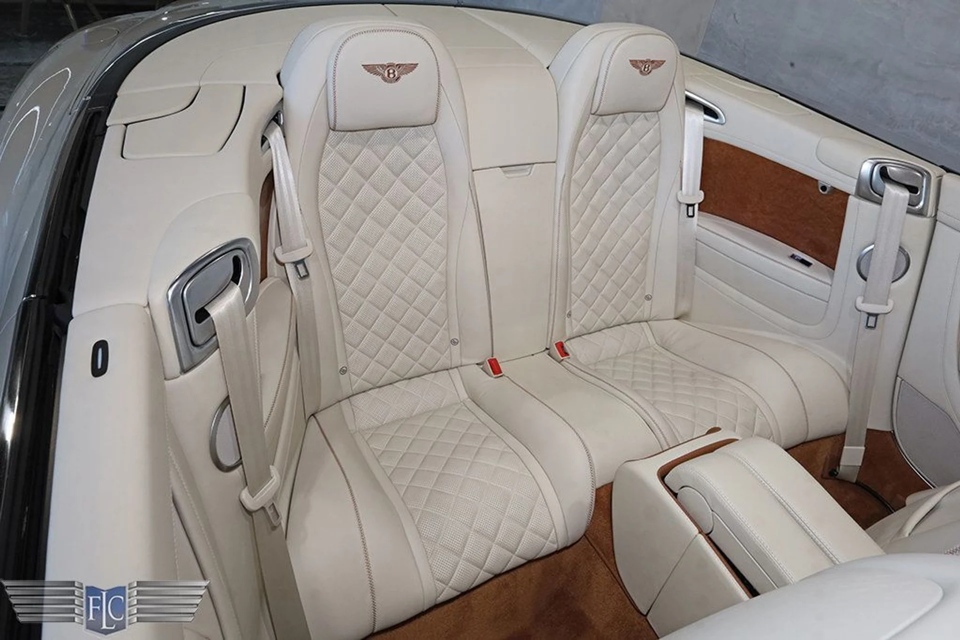 mph017_3824745795_used_2017_bentley_continental_gtcv8convertible_9689_22989764_18_1024_02e36f5b6f