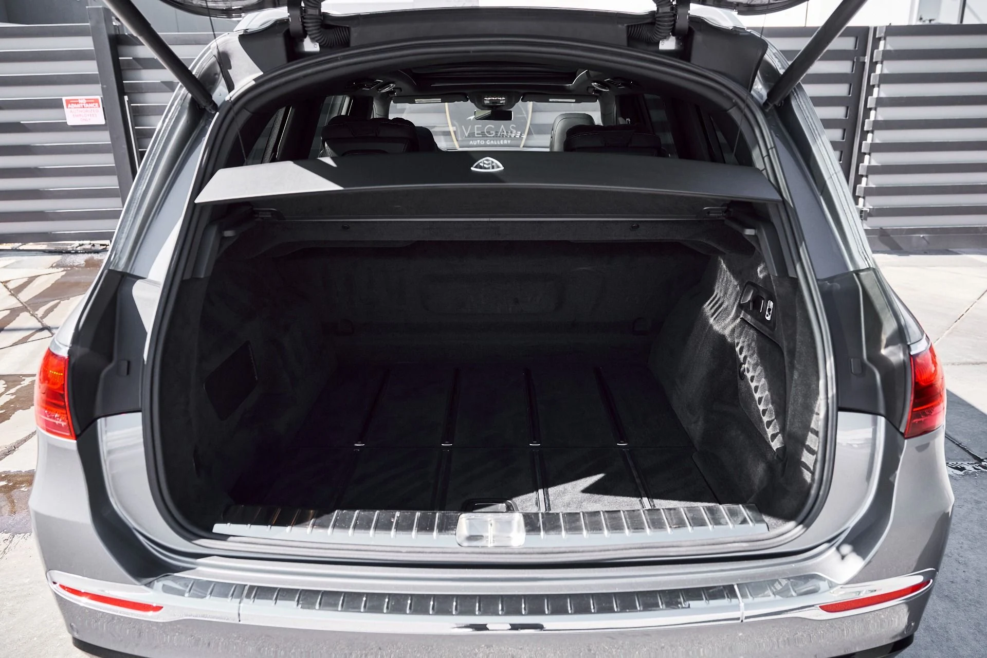 mph017_3827081900_Used_2025_Mercedes_Benz_GLS_Maybach_GLS_600_1771467894_fd309a656e