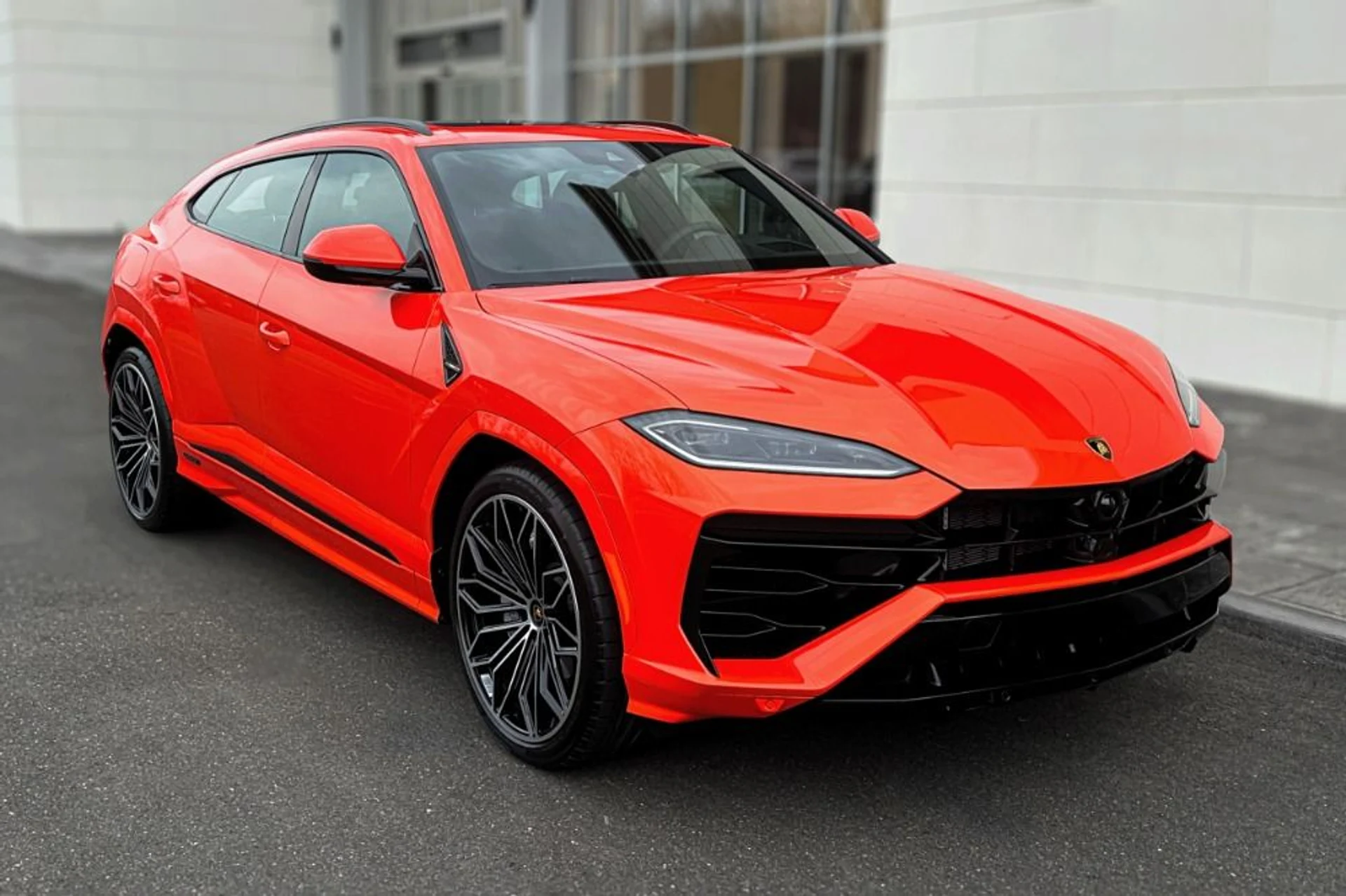 mph017_383759369_New_2025_Lamborghini_Urus_SE_1765782567_ca9a456ceb