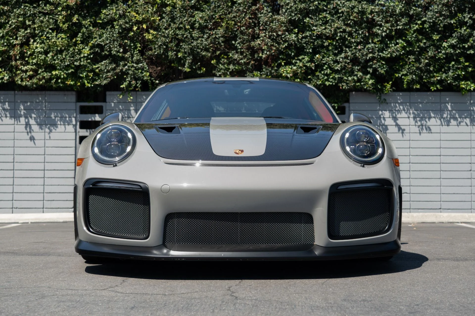 mph017_3849418362_Used_2018_Porsche_911_GT_2_RS_1755904886_26a84c94cb