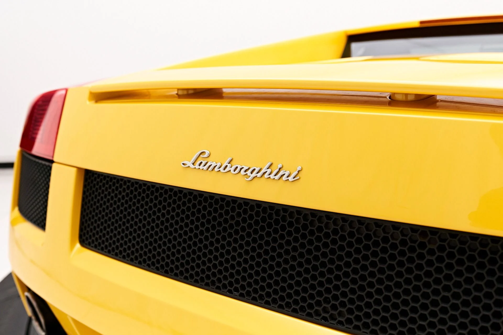 mph017_3851807940_Used_2005_Lamborghini_Gallardo_1703127301_c2d00b05bd