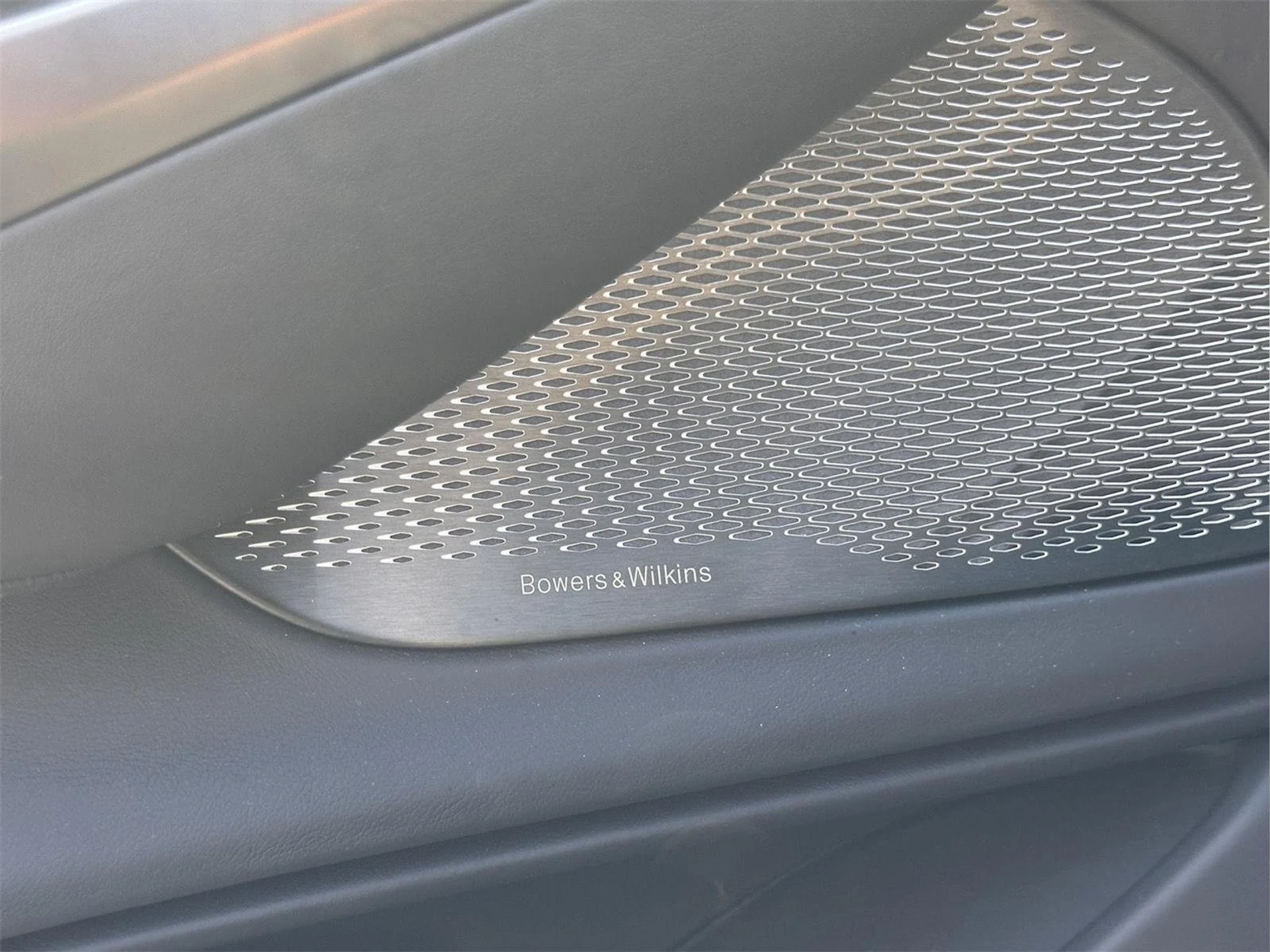 mph017_3870176376_b8ef08a54a67aa672c53be0c7e46dbfa_dad8443032